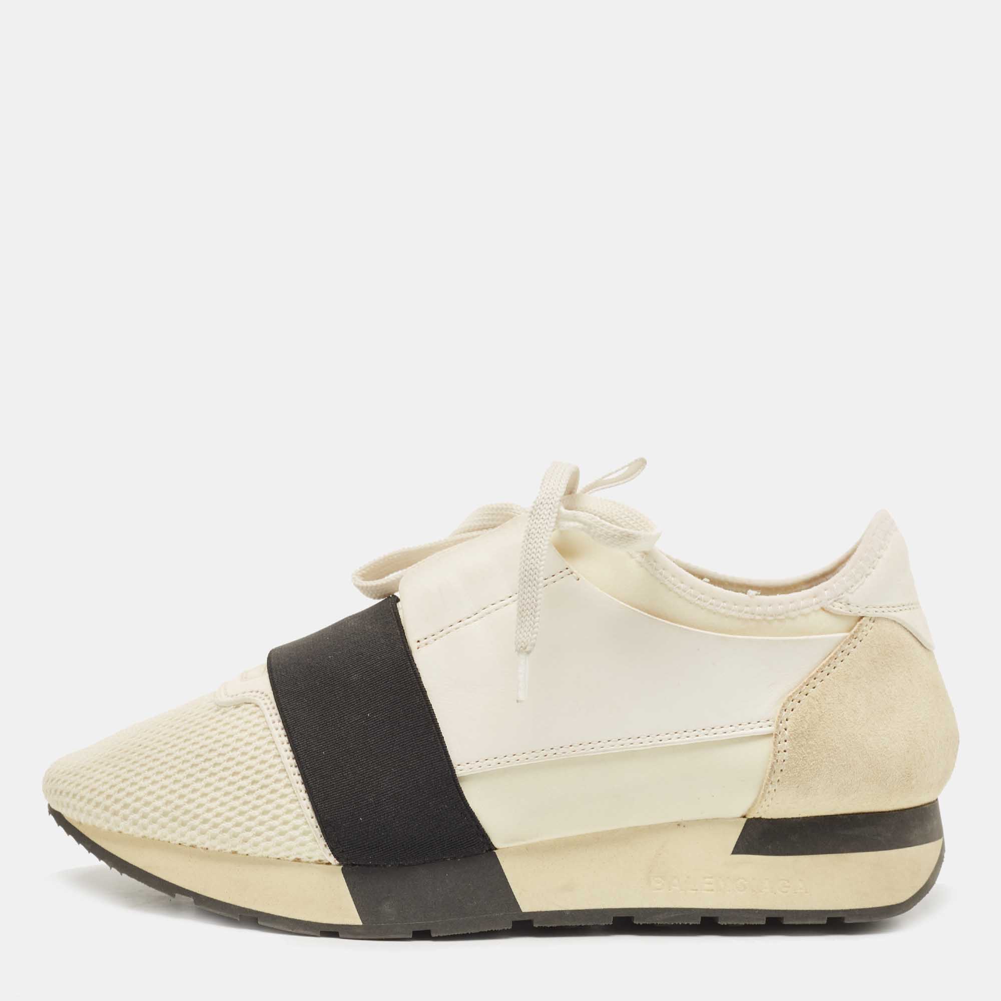 Coming in a classic silhouette these Balenciaga sneakers are a seamless combination of luxury comfort and style. These sneakers are designed with signature details and comfortable insoles.