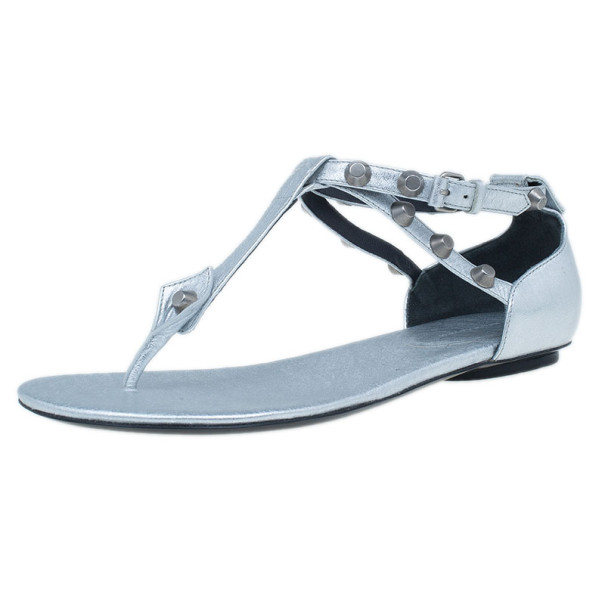 مملوكة مسبقًا Balenciaga Silver Leather Classic Arena Thong Sandal Size 38
