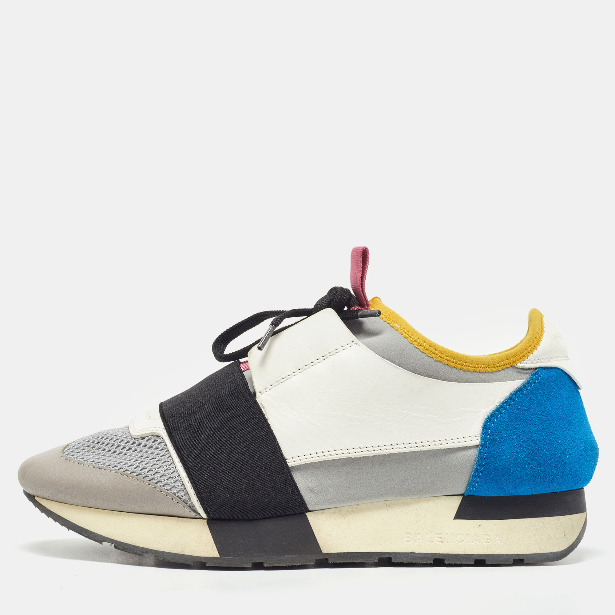 The Balenciaga Race Runner sneakers have been crafted from quality materials and feature a chic silhouette. They flaunt covered toes strap detailing on the vamps and tie up fastenings. They are complete with a leather lined insole and a tough base to provide maximum comfort when walking. The sneakers are perfect for a fun day out with friends.