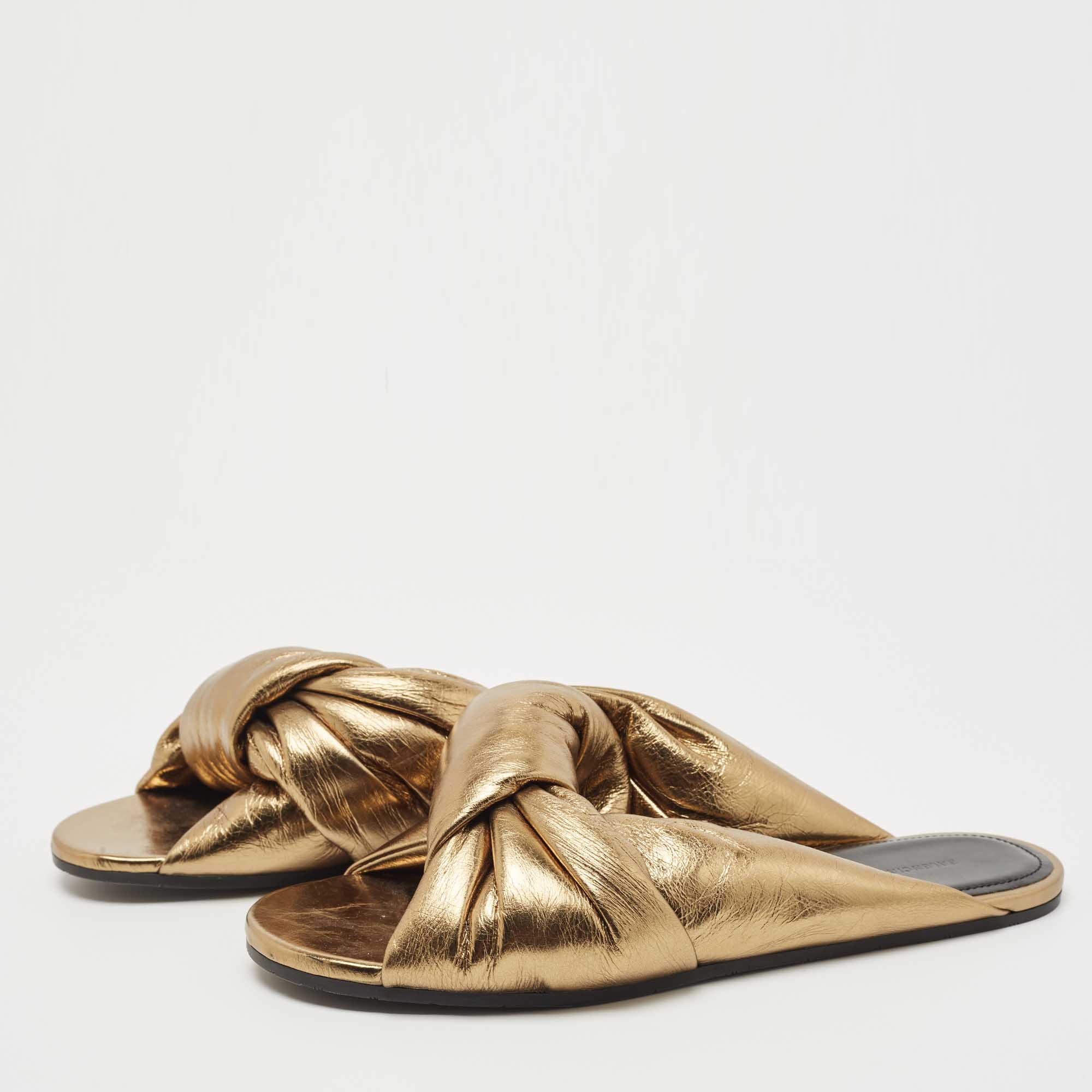 

Balenciaga Gold Leather Flat Slides Size, Metallic