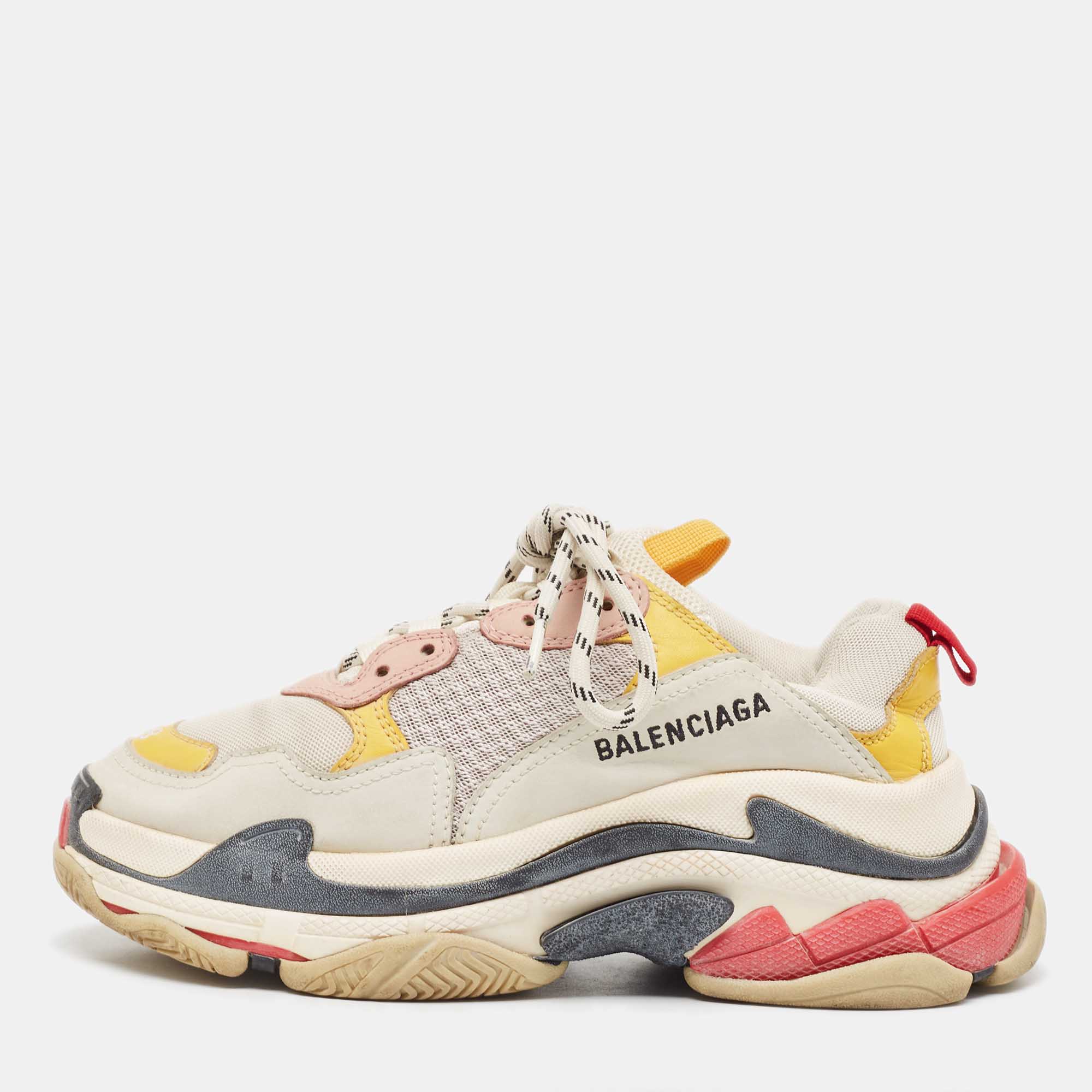 Give your outfit a luxe update with this pair of Balenciaga Triple S sneakers. The shoes are sewn perfectly to help you make a statement in them for a long time.