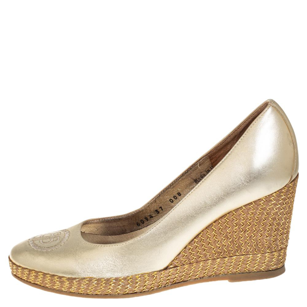 

Ballin Gold Leather BB Embroidered Wedge Pumps Size