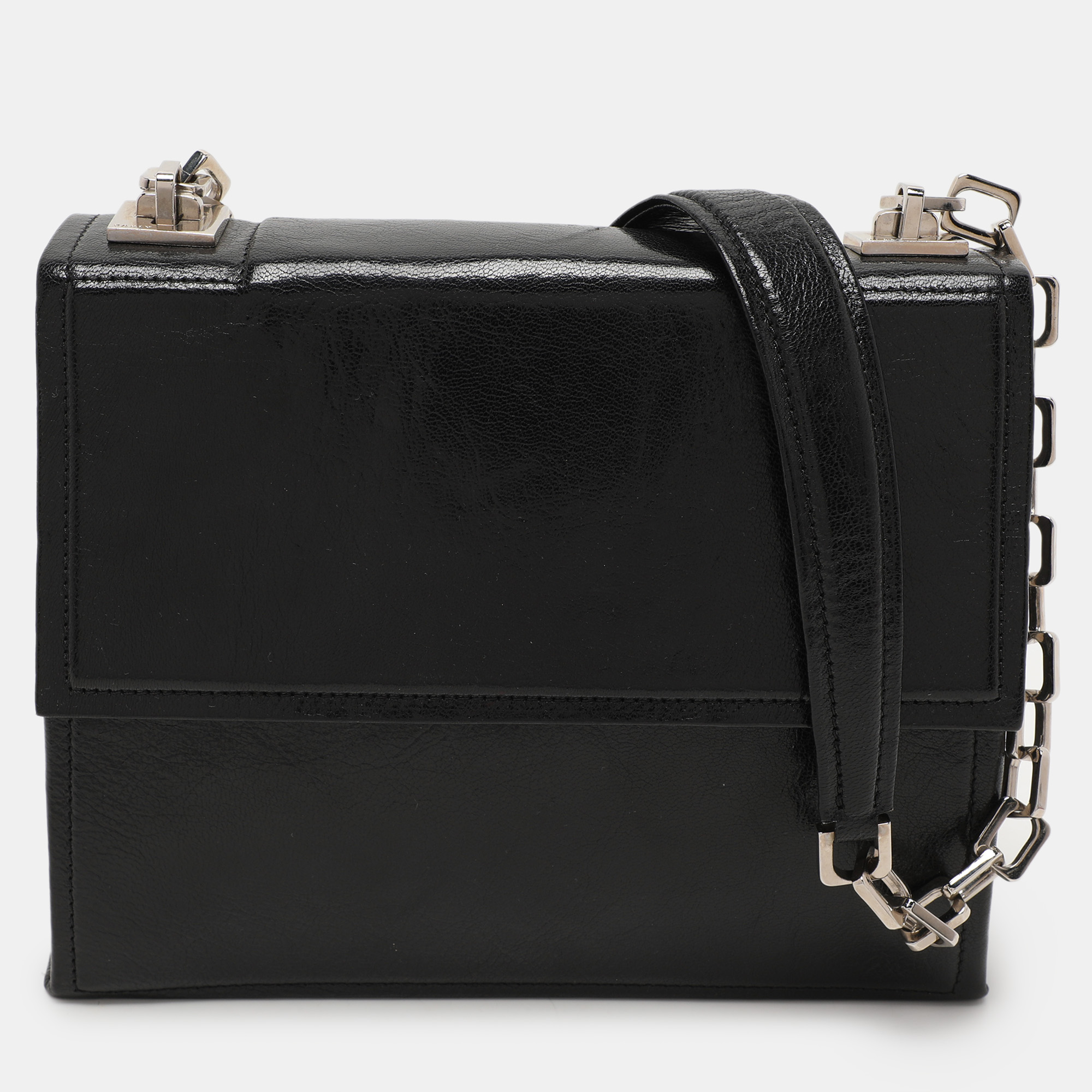 

Bally Black Patent Leather Chain Shoulder Bag