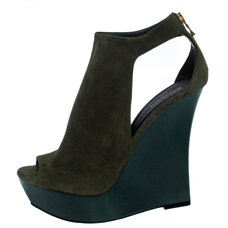 

Balmain Green Suede Amaya Cutout Platform Sandals Size