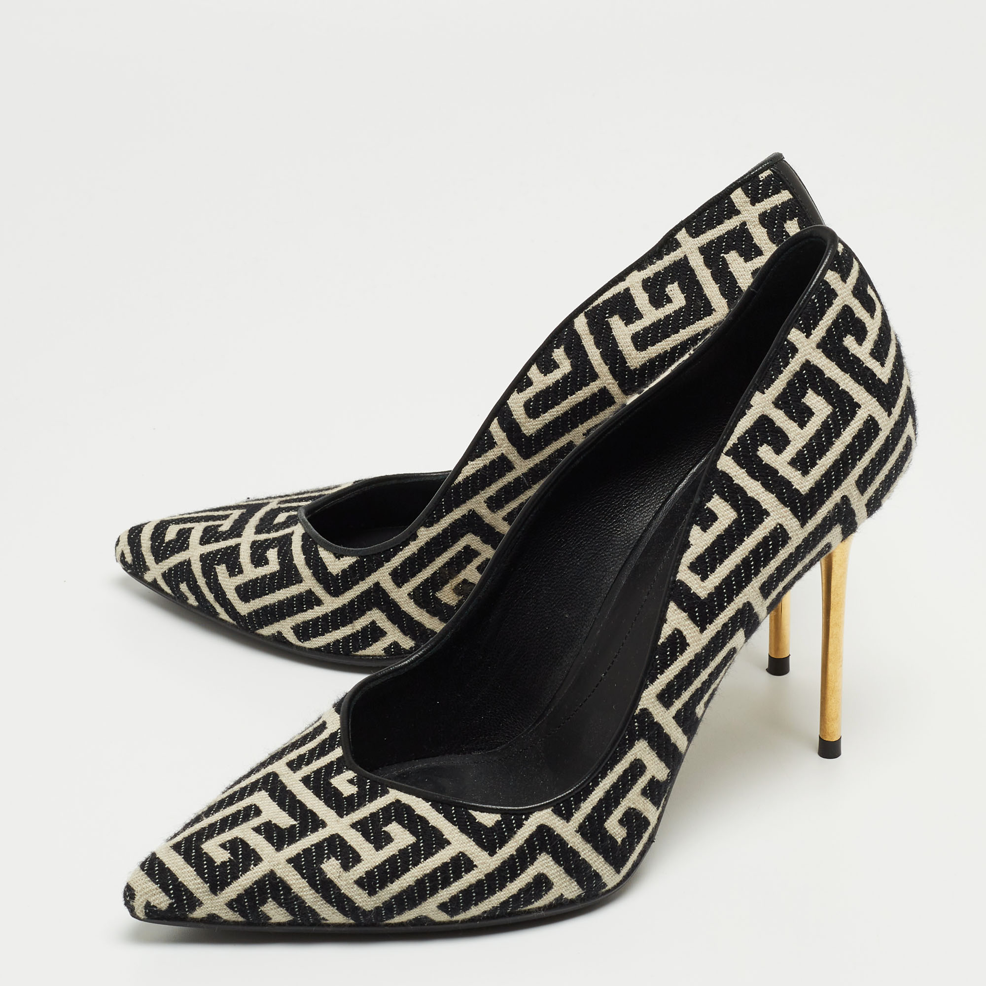 

Balmain Black/White Jacquard Monogram Pumps Size