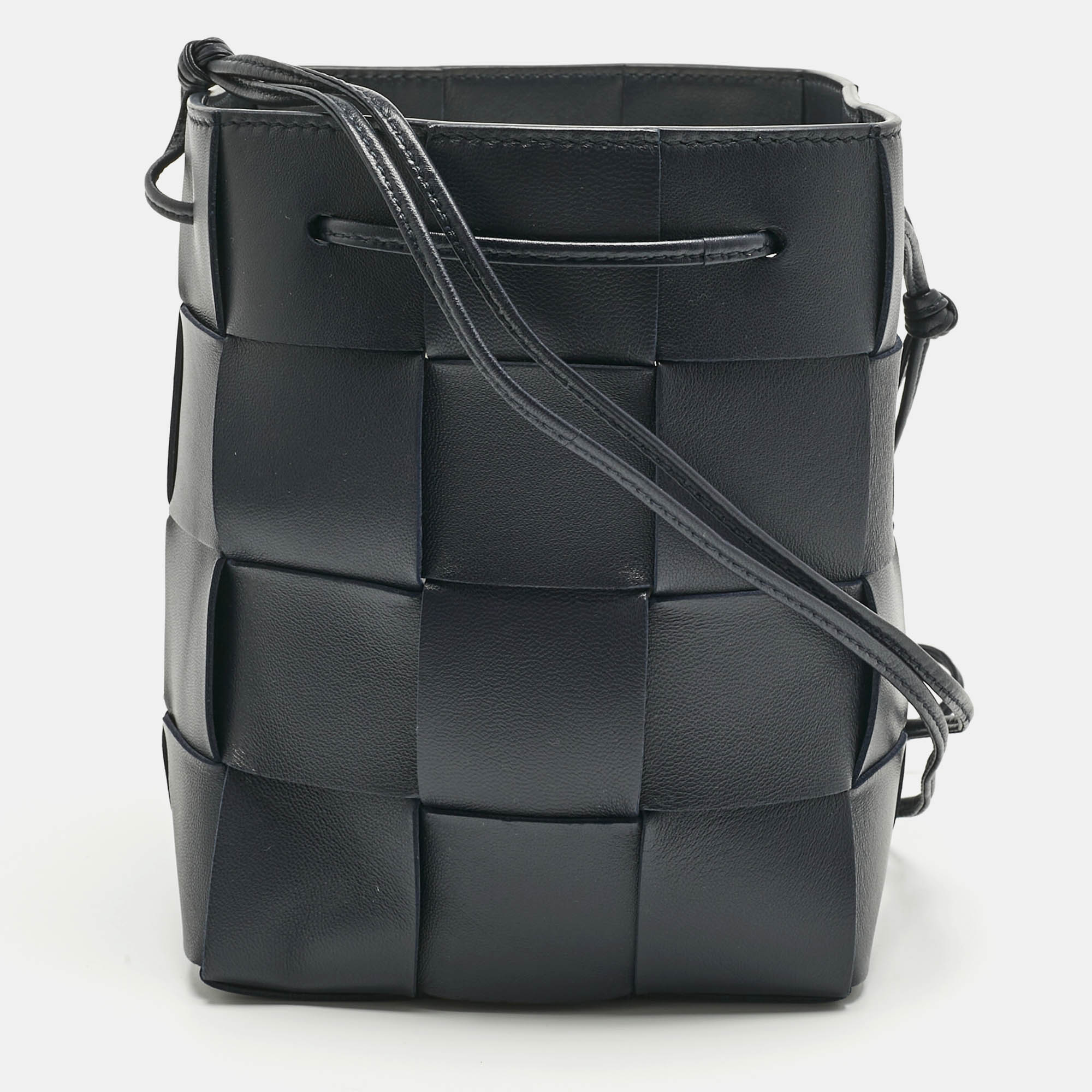 

Bottega Veneta Navy Blue Intrecciato Leather Small Cassette Bucket Bag