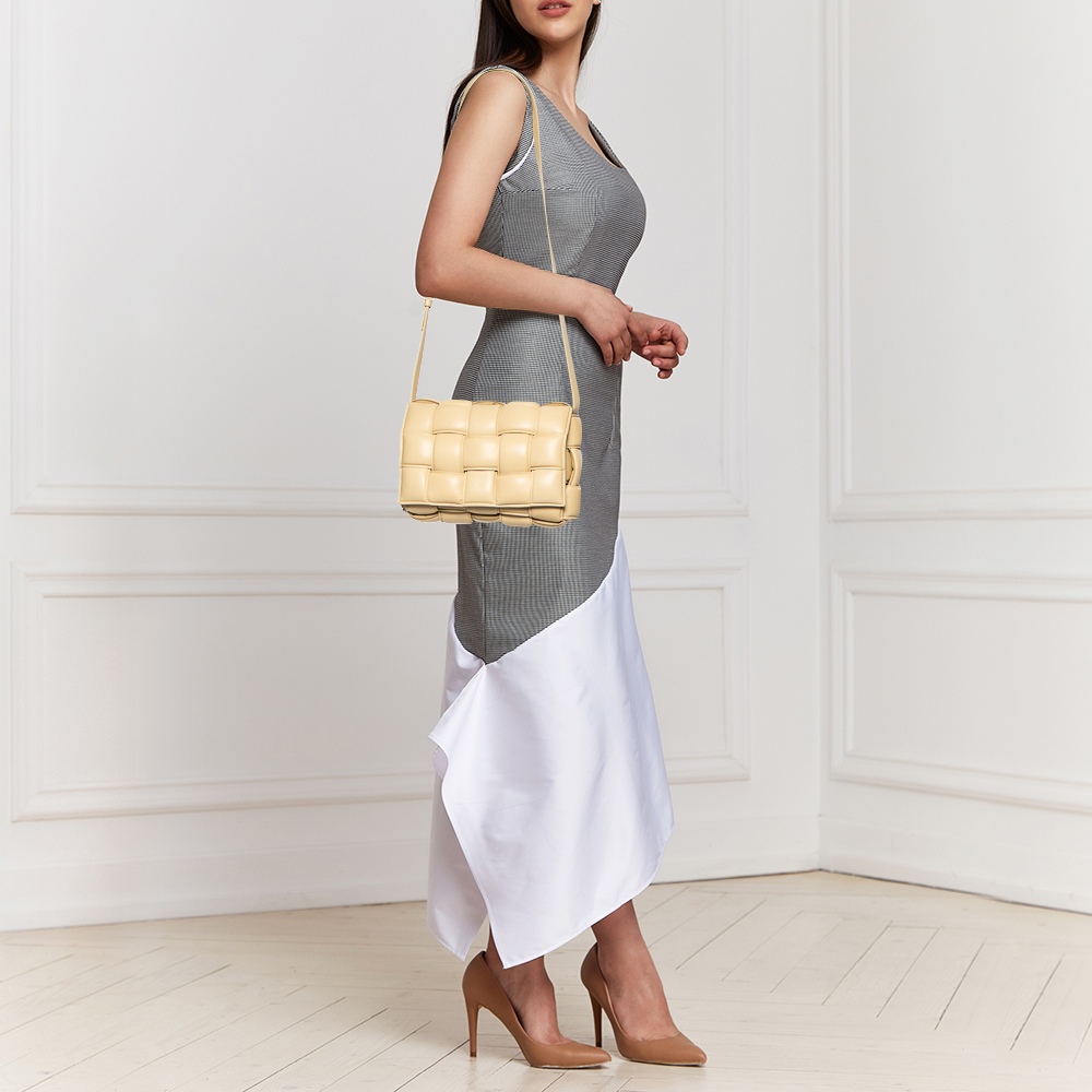 

Bottega Veneta Beige Intrecciato Leather Padded Cassette Bag