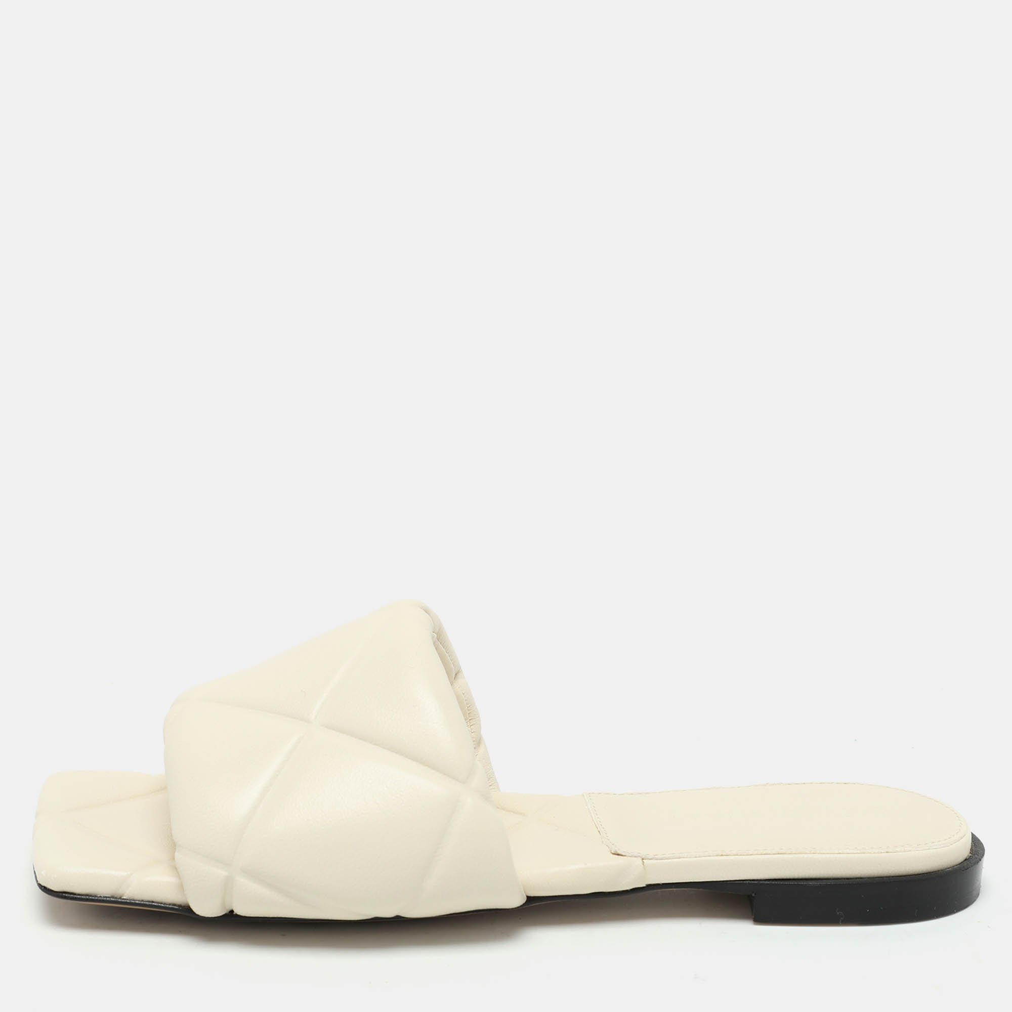 

Bottega Veneta Cream Leather Lido Flat Slides Size