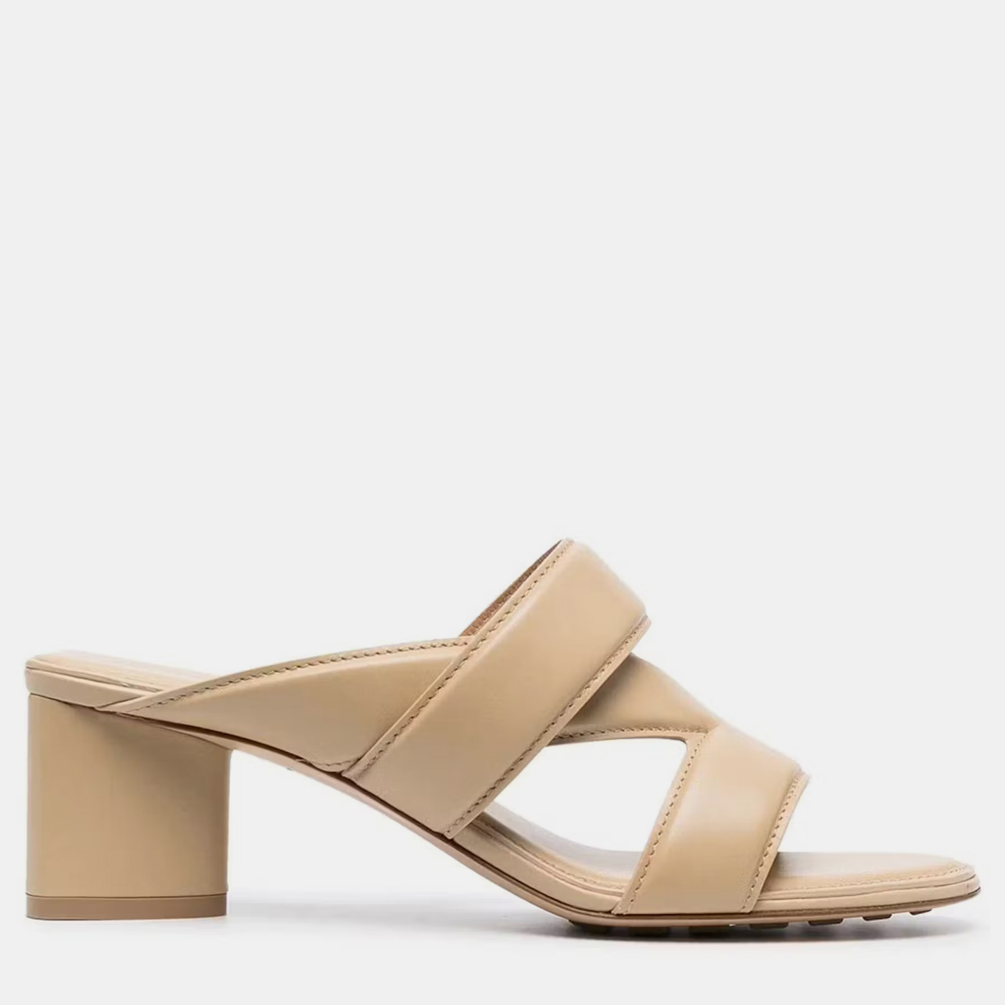 

Bottega Veneta Beige Leather Crossover Strap Sandals EU