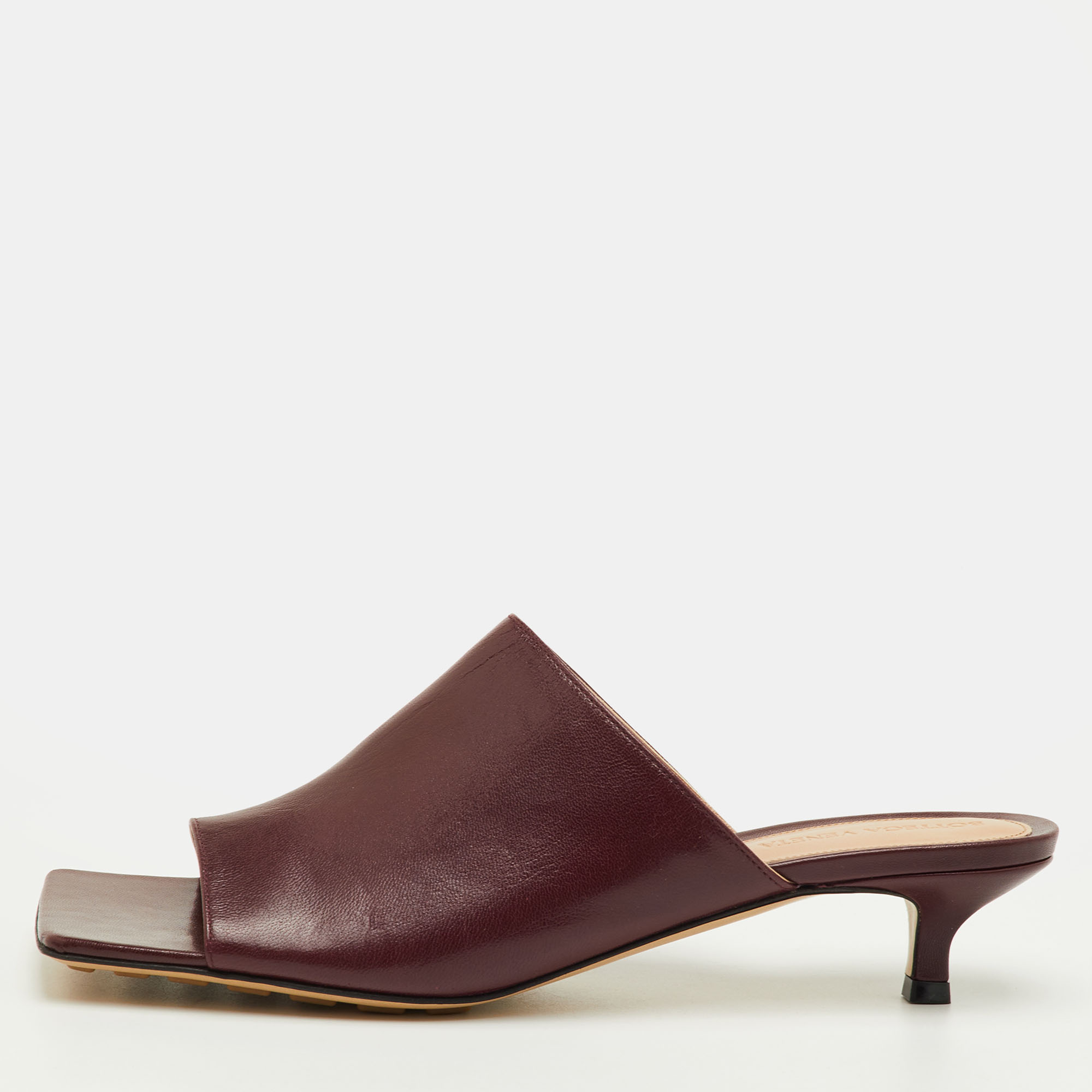 

Bottega Veneta Stretch Size  Burgundy Leather Kitten Heel Mules