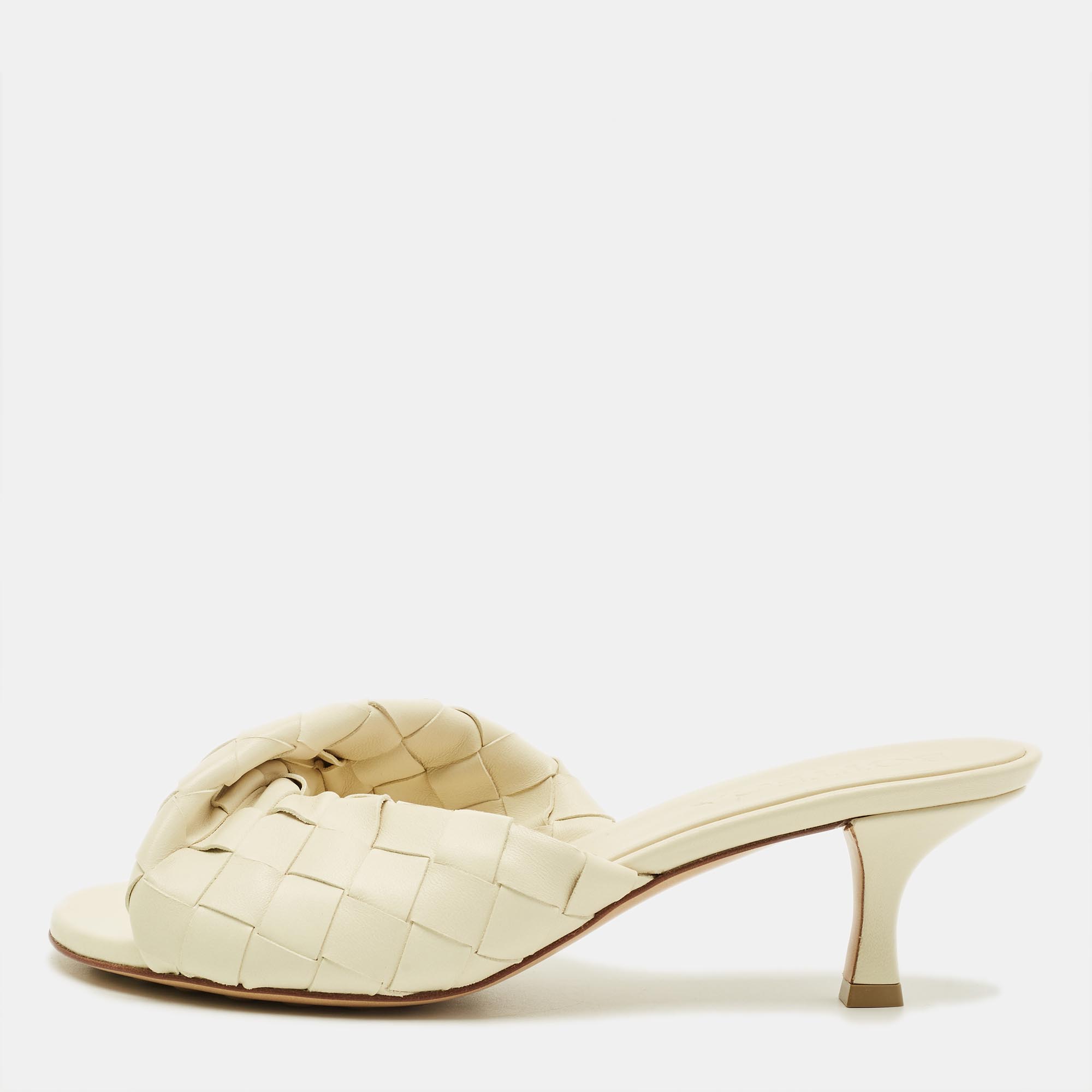 

Bottega Veneta Blink Size  Cream Intrecciato Leather Slide Sandals