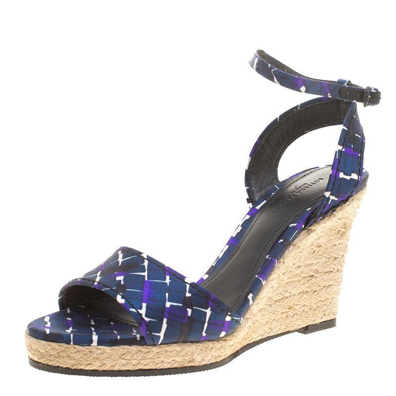 مملوكة مسبقًا Bottega Veneta Multicolor Satin Ankle Strap Espadrille Wedge Sandals 38