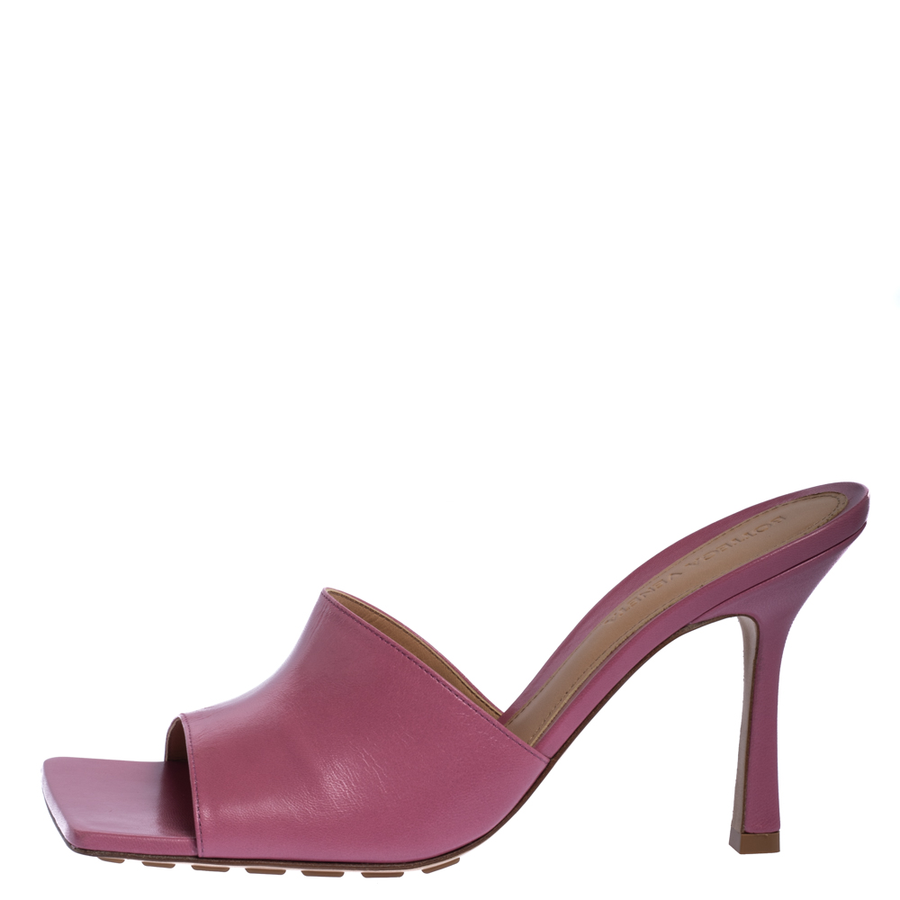 

Bottega Veneta Pink Leather Stretch Square Toe Slide Sandals Size