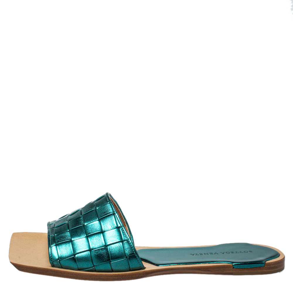 

Bottega Veneta Metallic Blue Intrecciato Leather Flat Slides Size