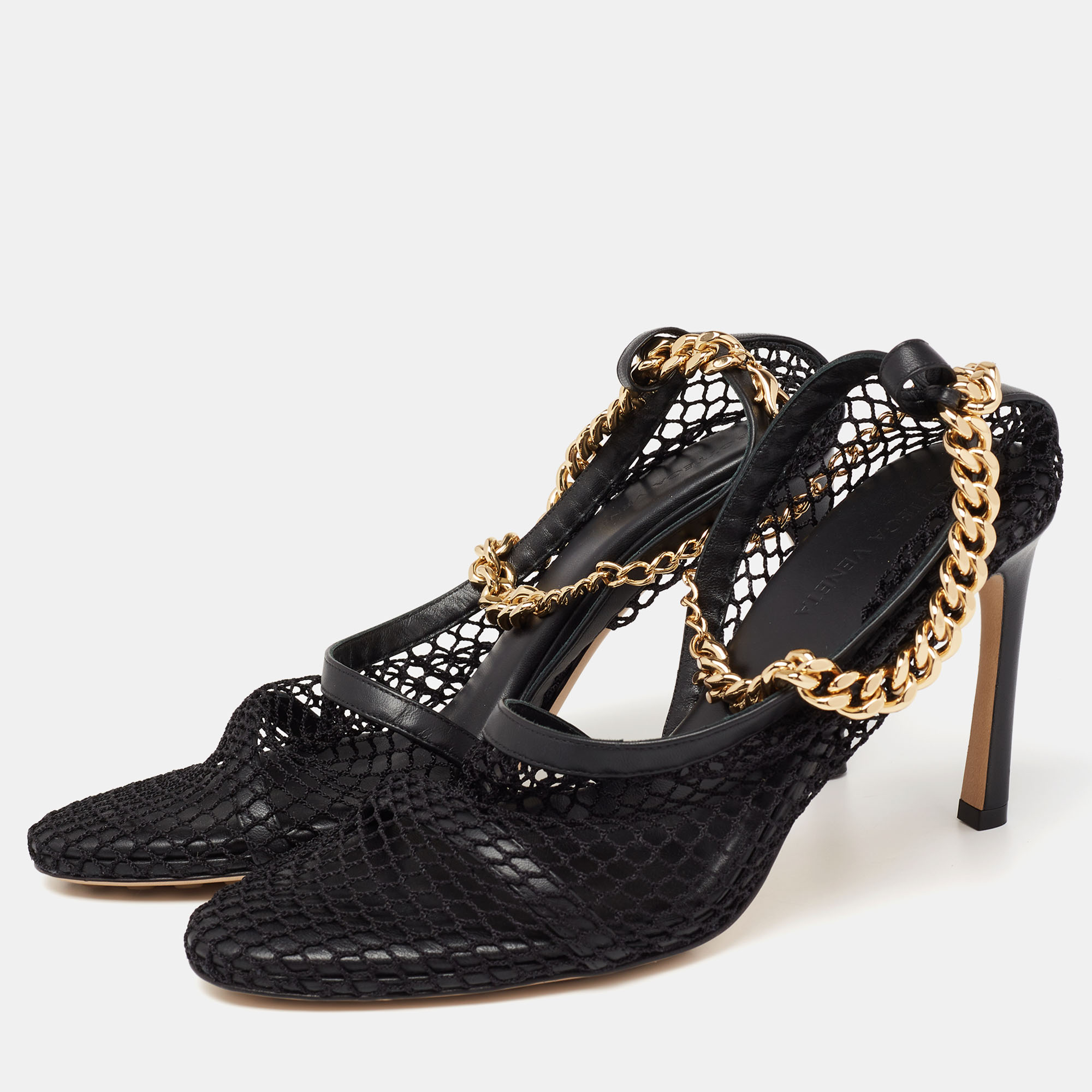 

Bottega Veneta Black Leather And Net Chain Embellished Pumps Size