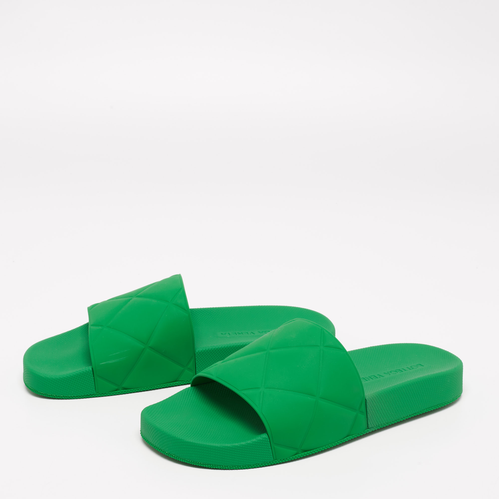 

Bottega Veneta Green Rubber Pool Slide Size