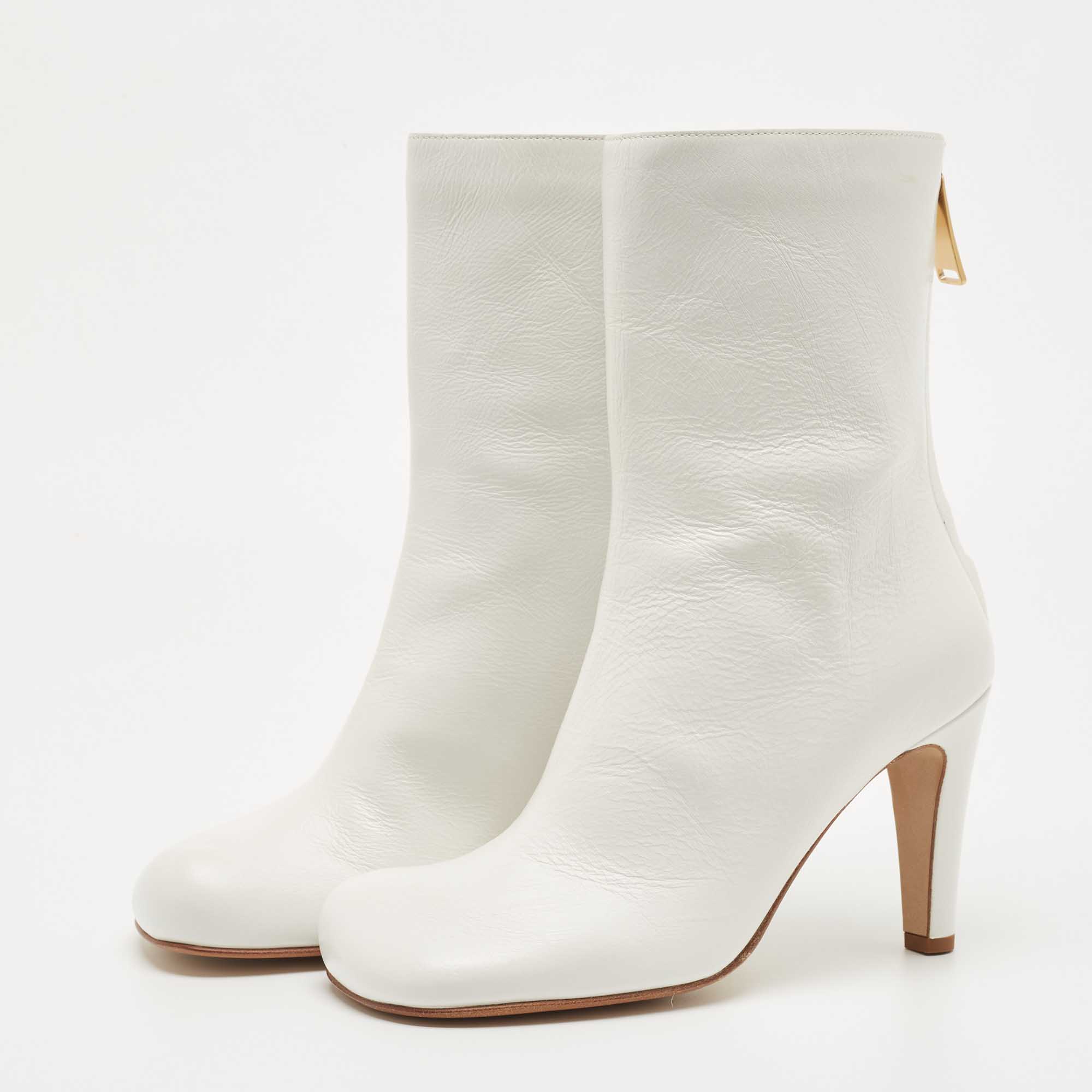 

Bottega Veneta White Leather Ankle Boots Size