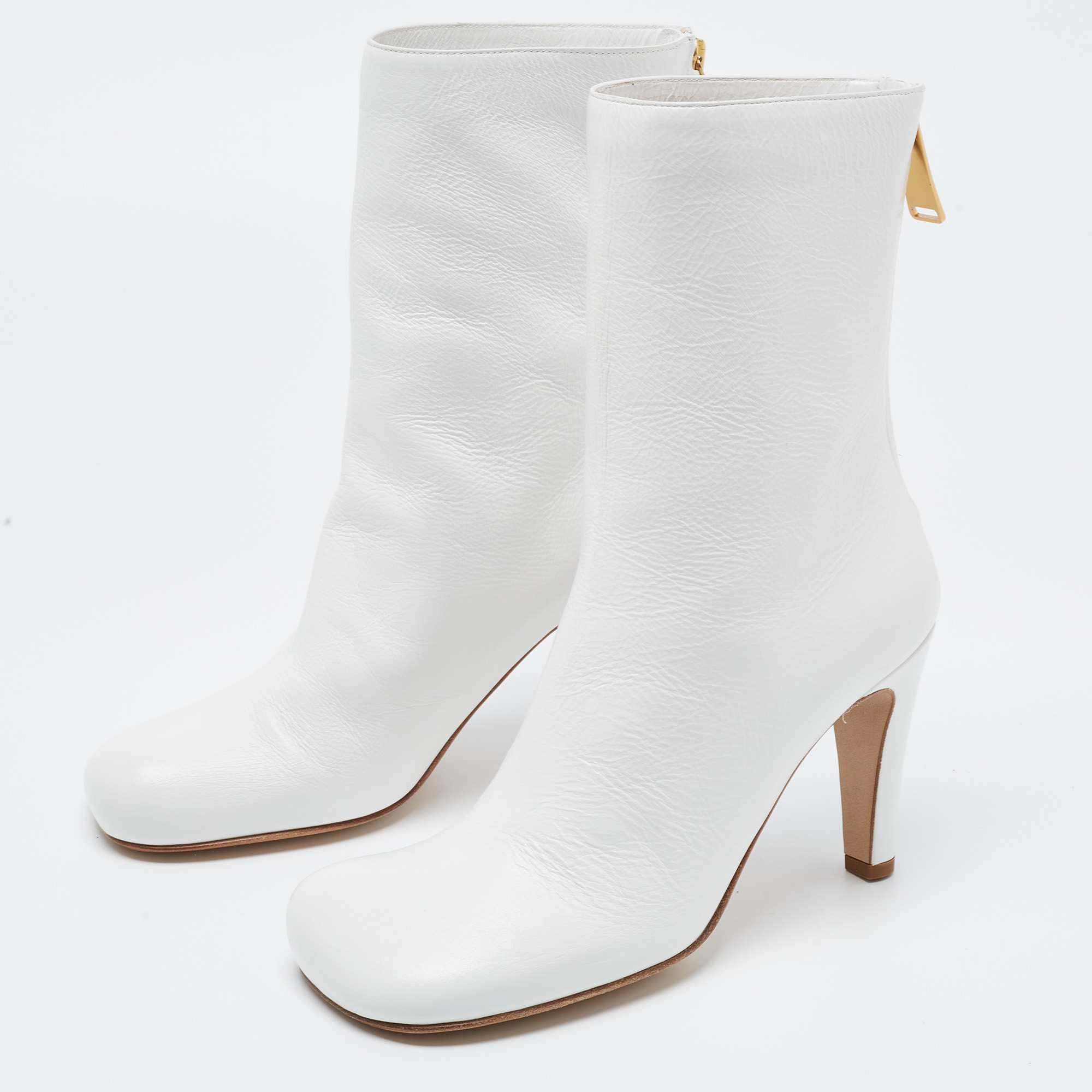 

Bottega Veneta White Leather Ankle Boots Size