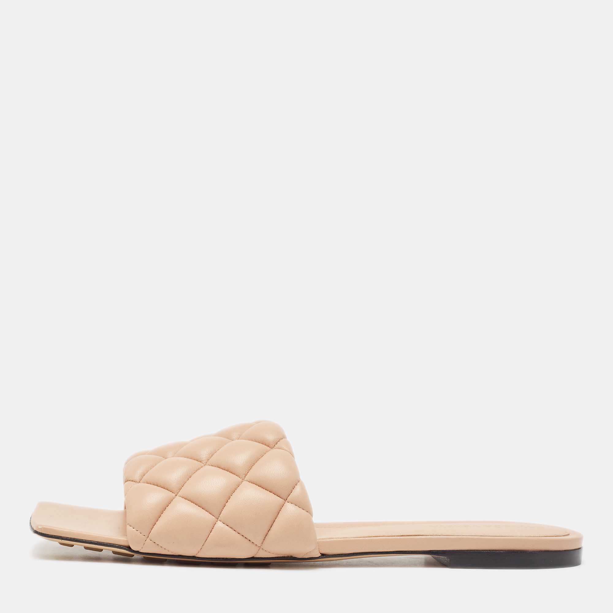 

Bottega Veneta Beige Quilted Leather Flat Slides Size