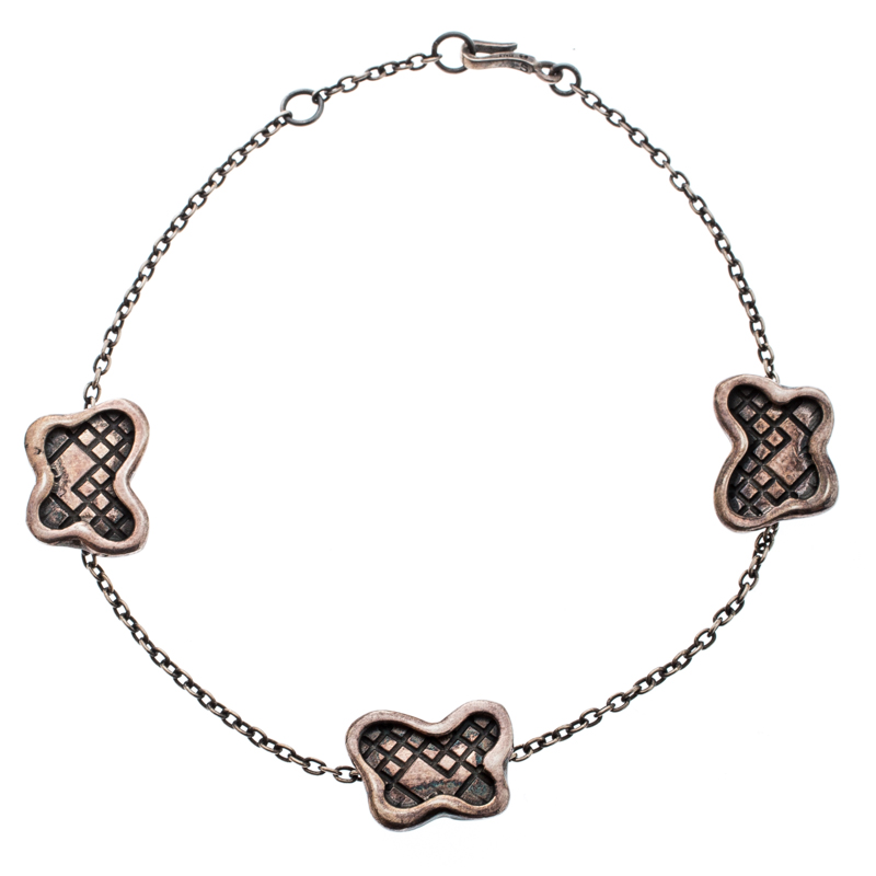 مملوكة مسبقًا Bottega Veneta Intrecciato Engraved Butterfly Charm Sterling Silver Bracelet S