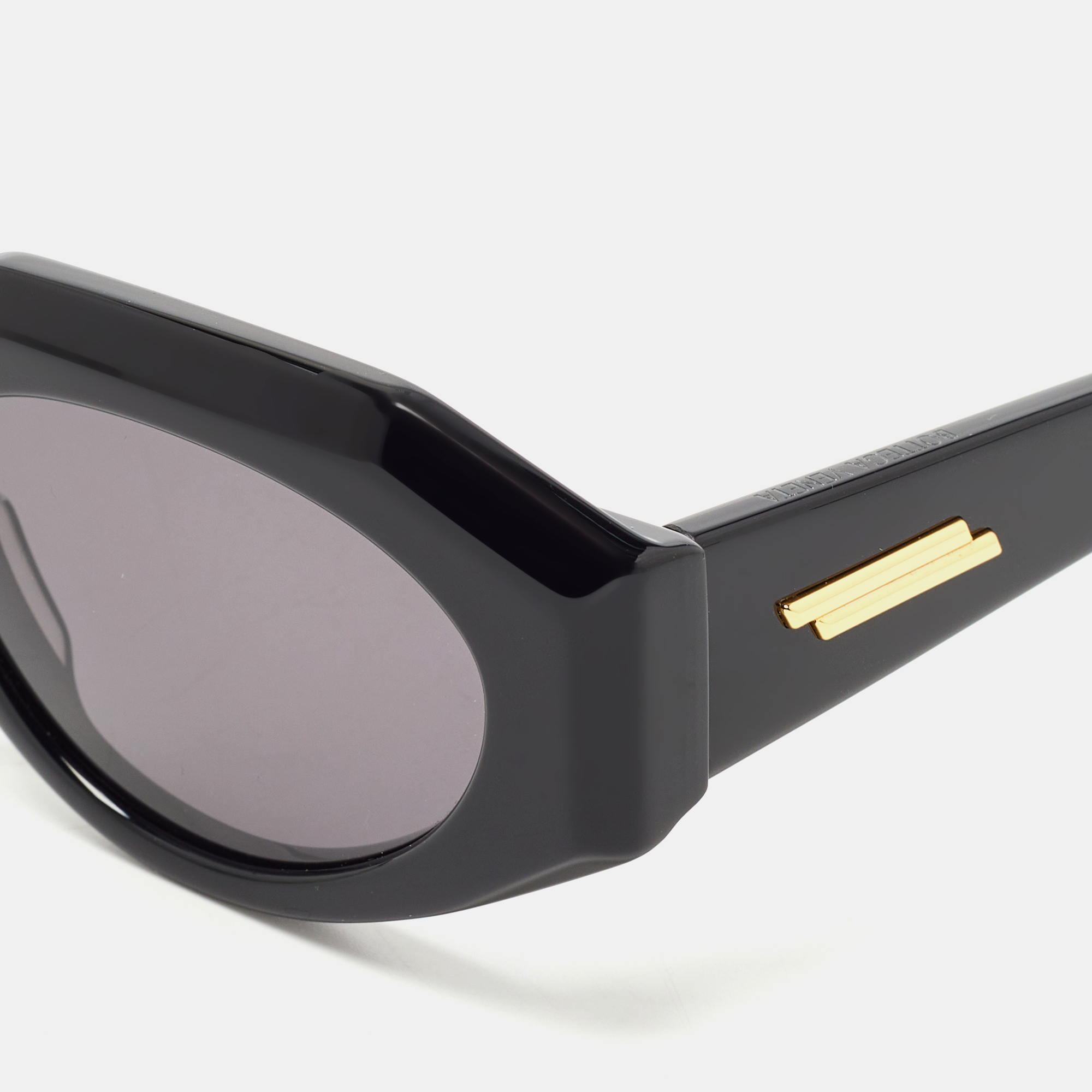 

Bottega Veneta Black BV1031S Oval Sunglasses
