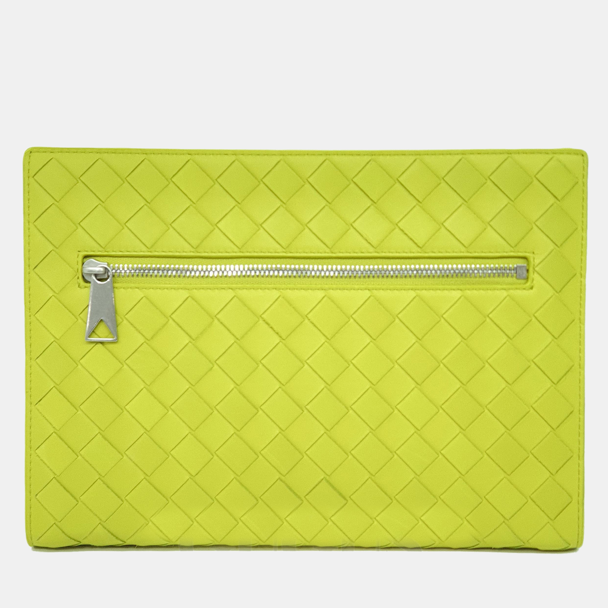 

Bottega Veneta Green Intrecciato Leather Clutch