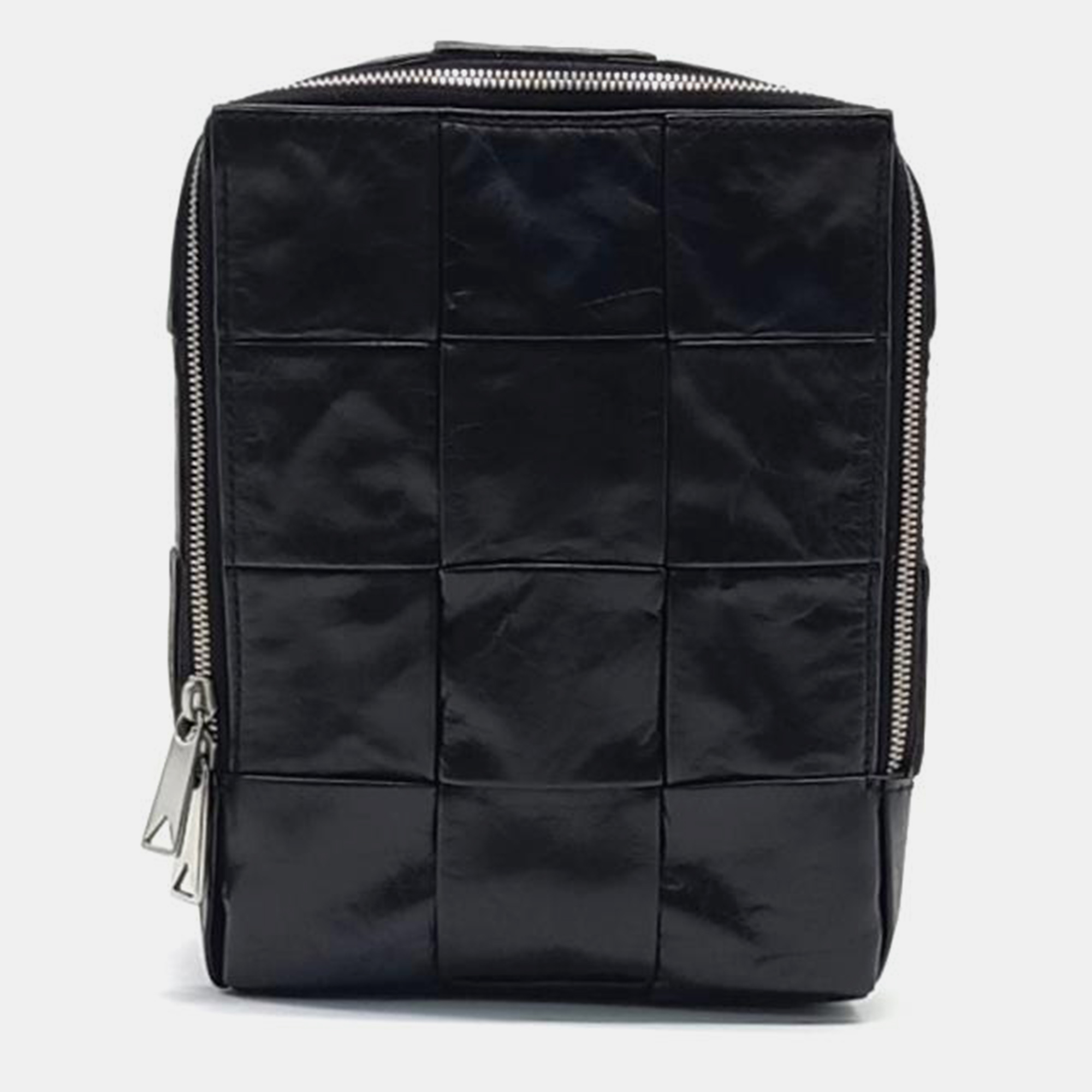 

Bottega Veneta Black Leather Cassette Crossbody Bag