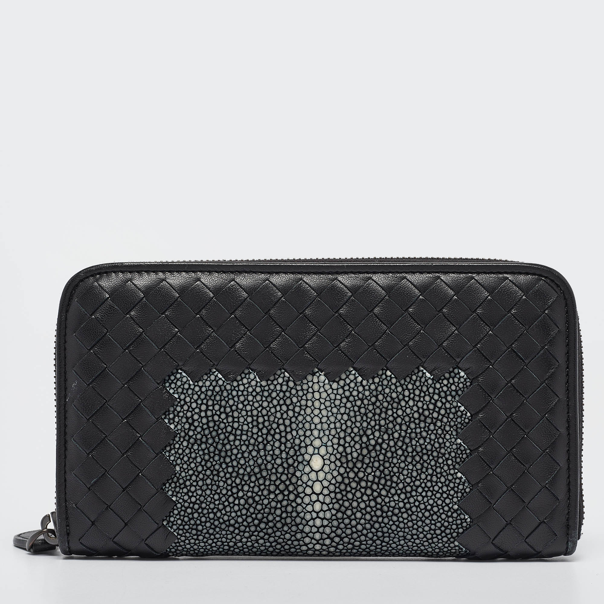 

Bottega Veneta Black/Grey Intrecciato Leather and Stingray Zip Around Wallet