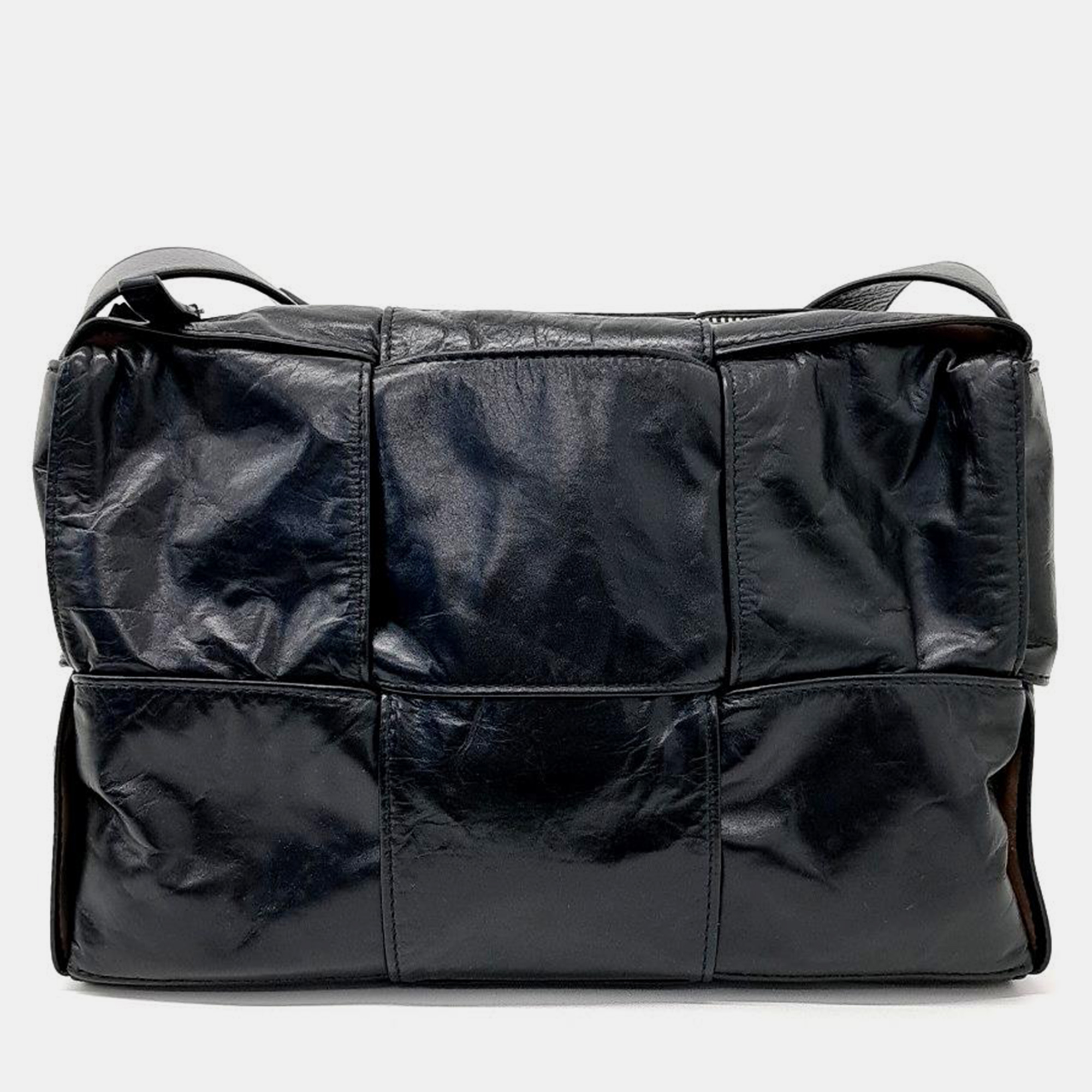 

Bottega Veneta Arco Camera Bag, Black