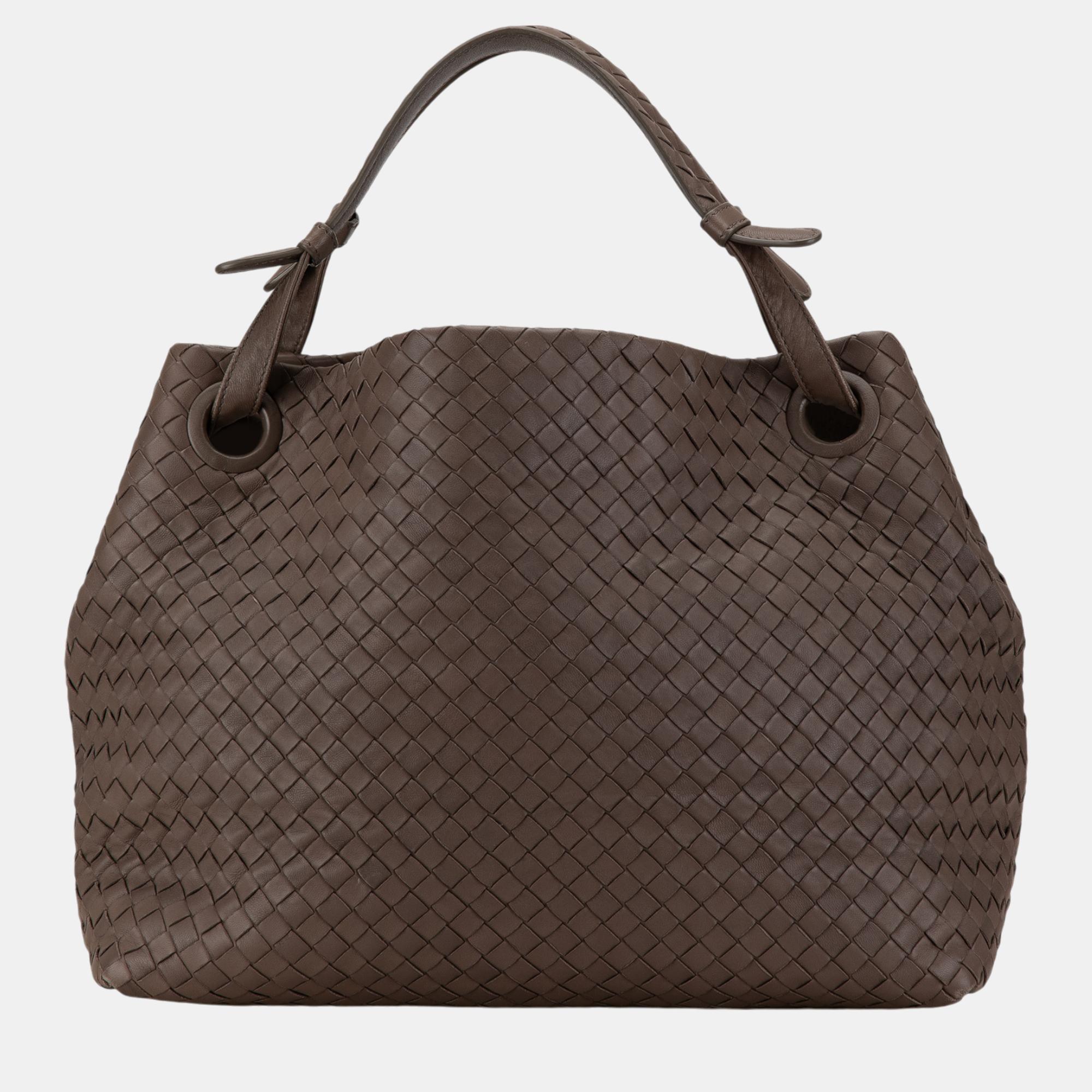 

Bottega Veneta Medium Intrecciato Garda Bag, Brown