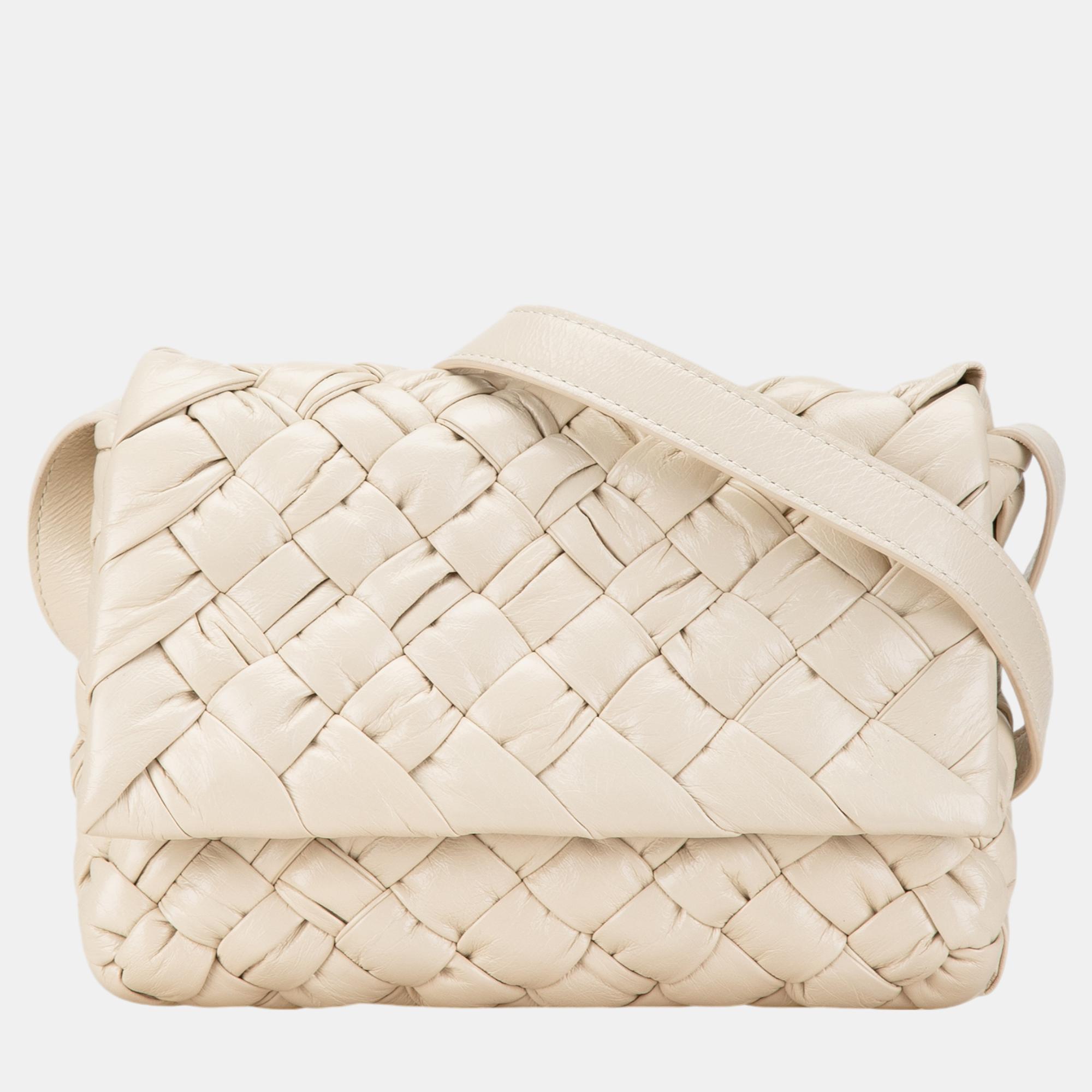 

Bottega Veneta White Small Intrecciato Rumple Messenger Bag