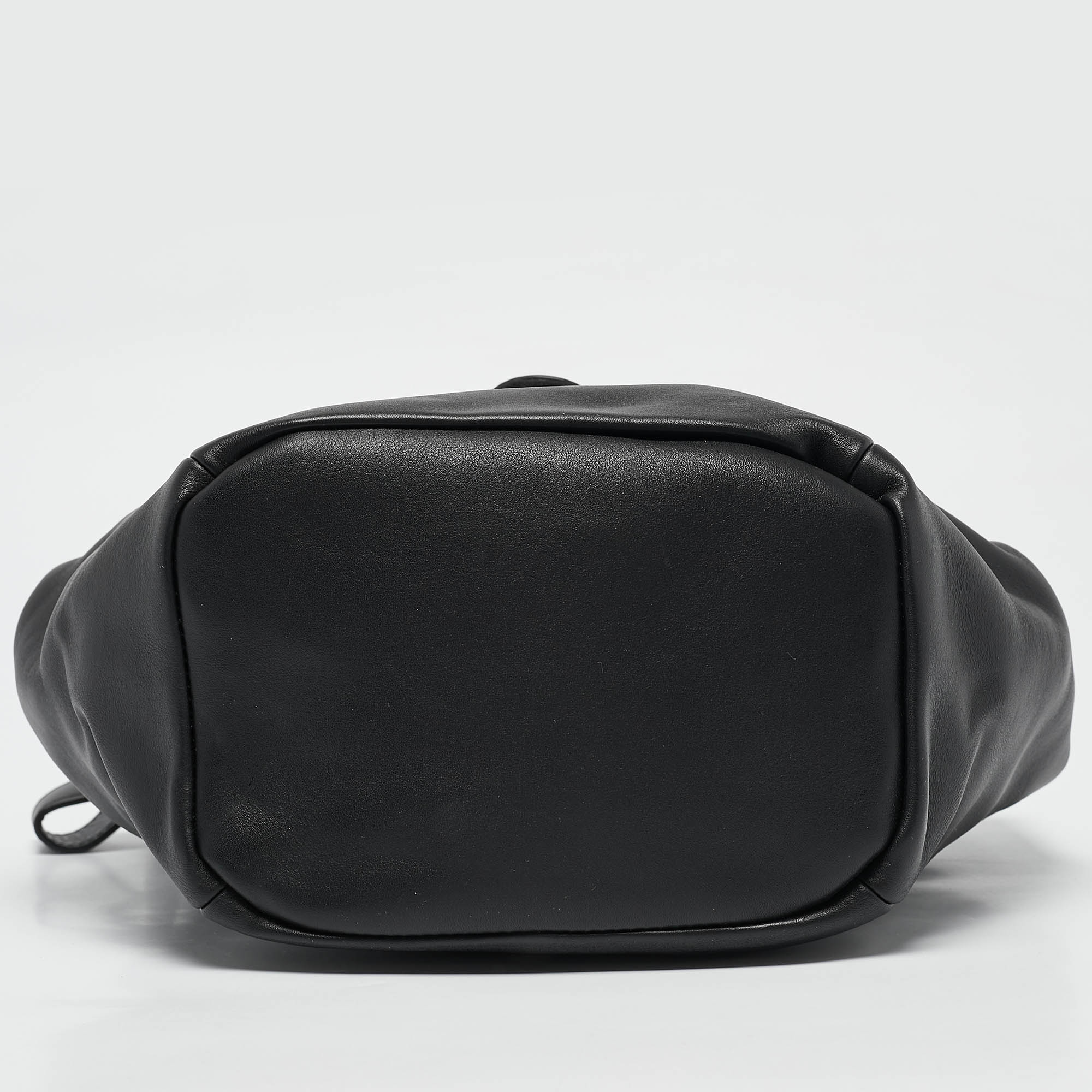 Bottega Veneta Black Leather Beak Bucket Bag 5