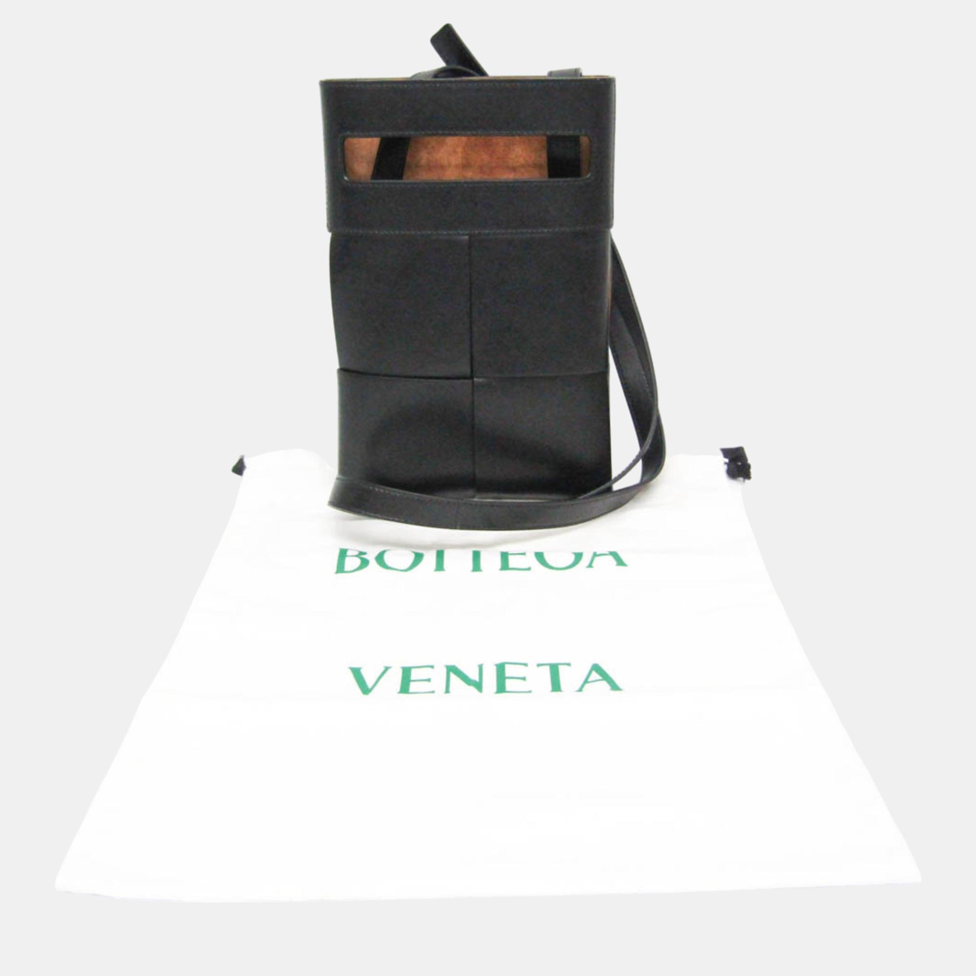 Bottega Veneta Black Maxi Intrecciato Leather Shoulder Bag 