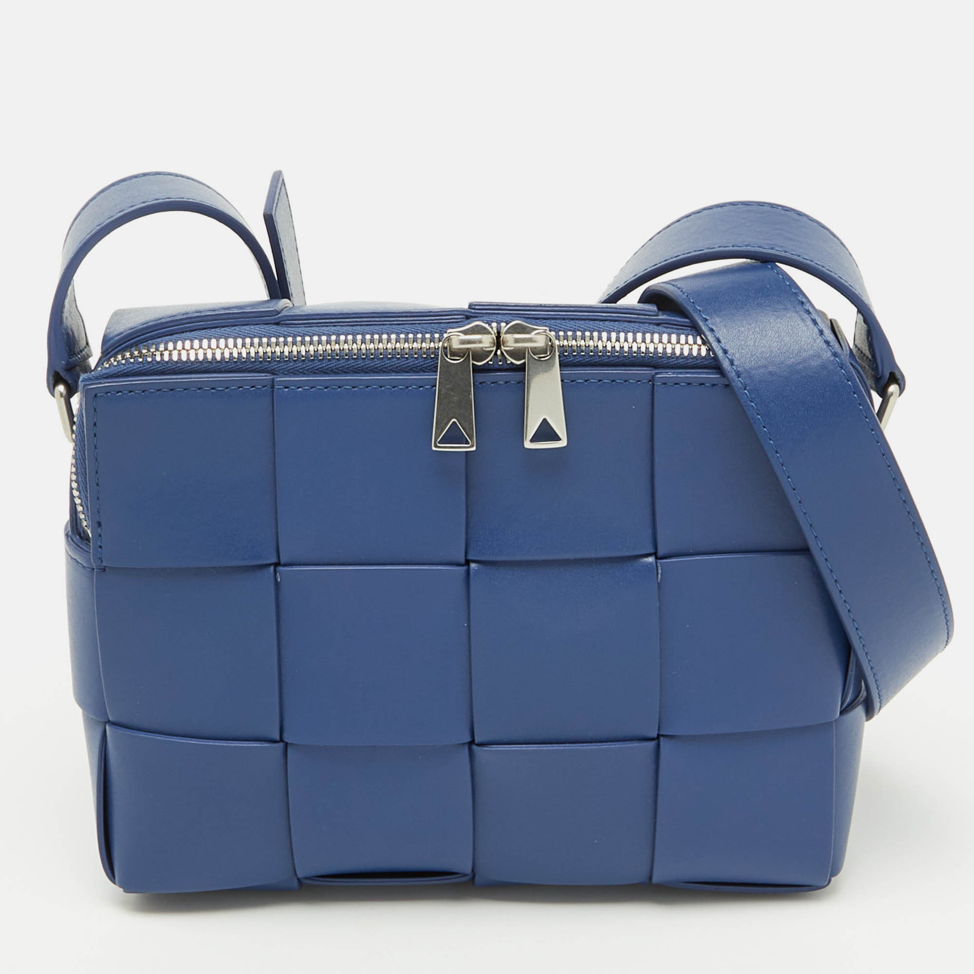 

Bottega Veneta Blue Intrecciato Leather Cassette Shoulder Bag