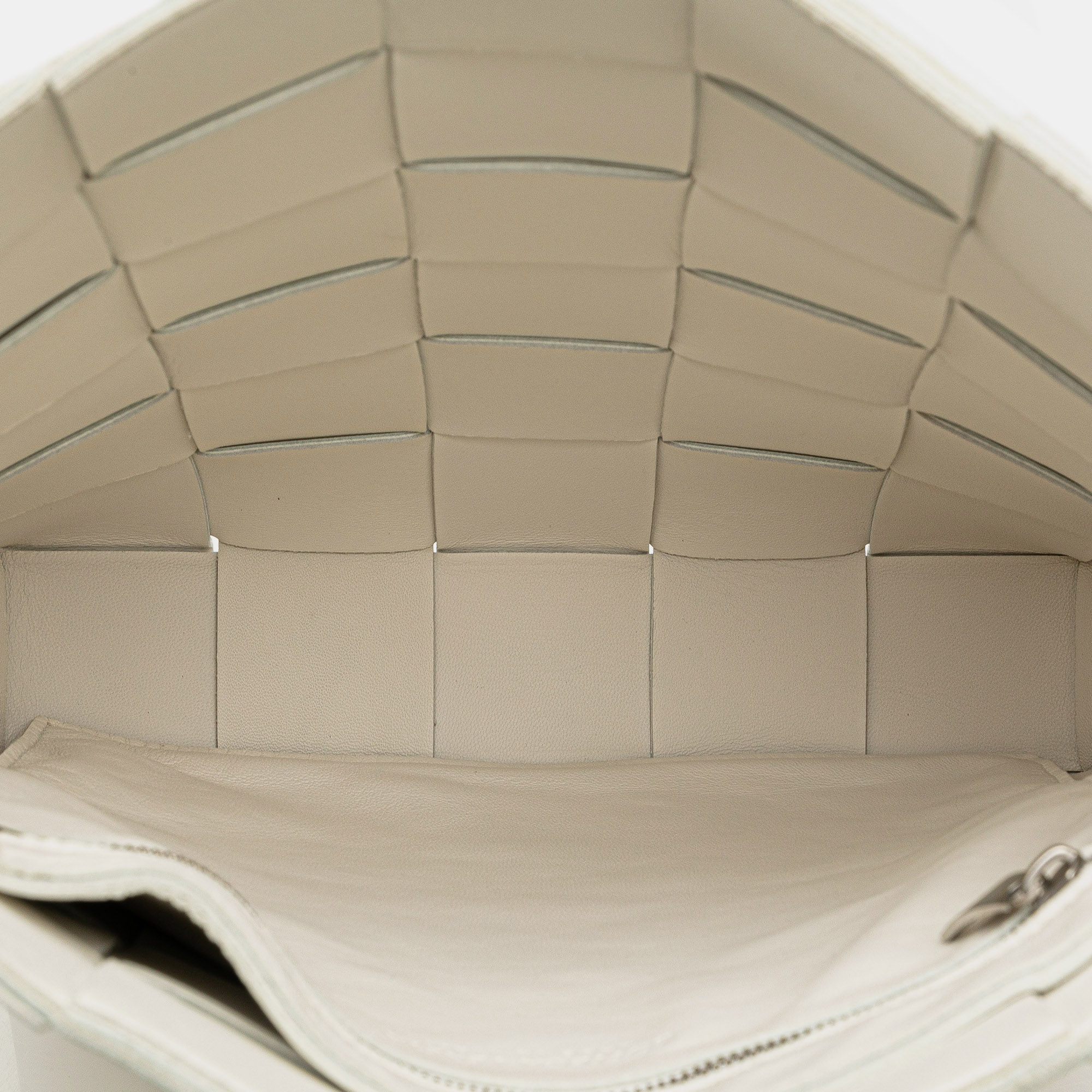 Bottega Veneta White Nappa Intrecciato Cassette Messenger 