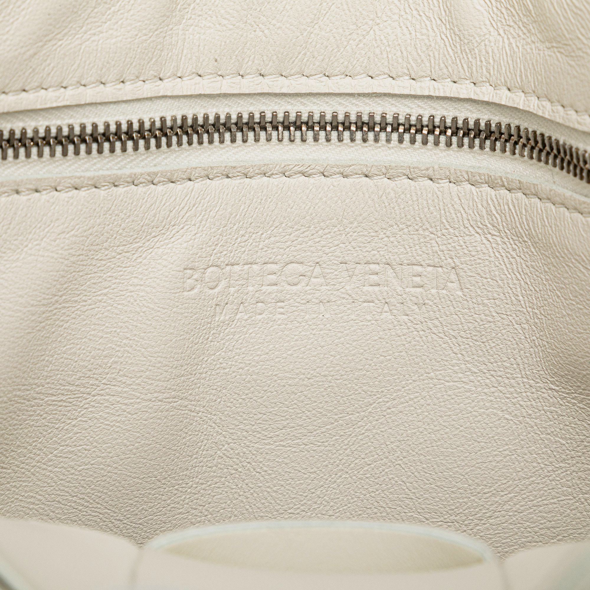 Bottega Veneta White Nappa Intrecciato Cassette Messenger 
