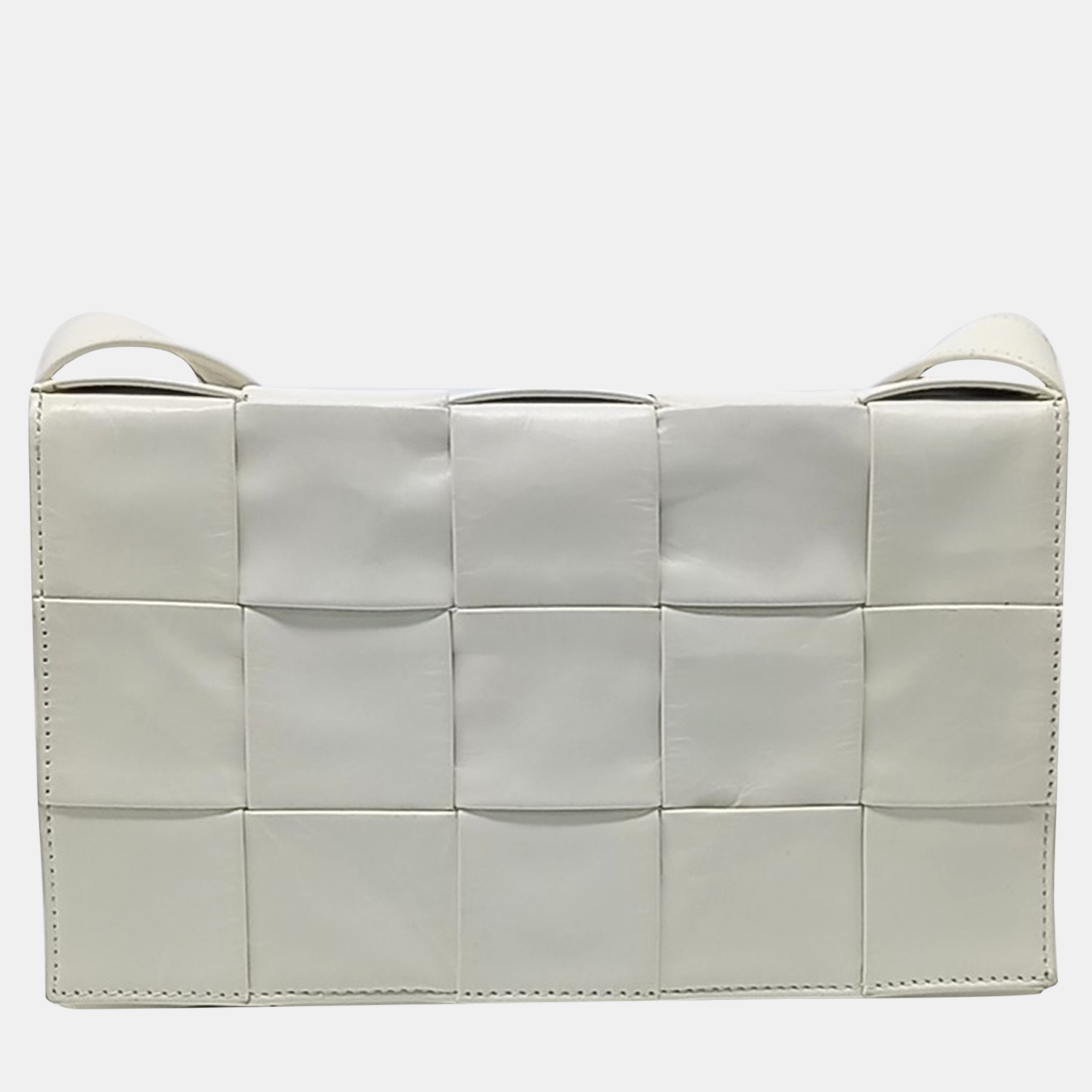 

Bottega Veneta White Leather stretch cassette bag