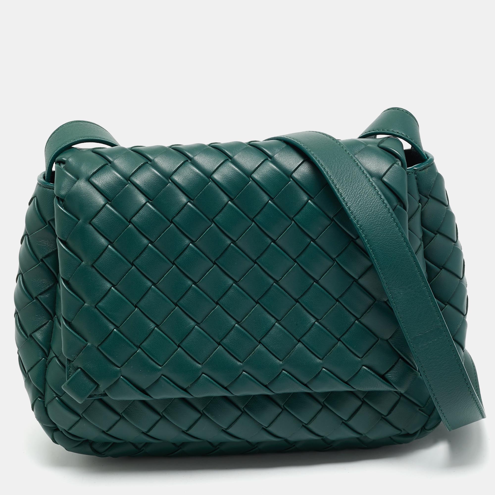 

Bottega Veneta Emerald Green Intrecciato Leather Cobble Crossbody Bag