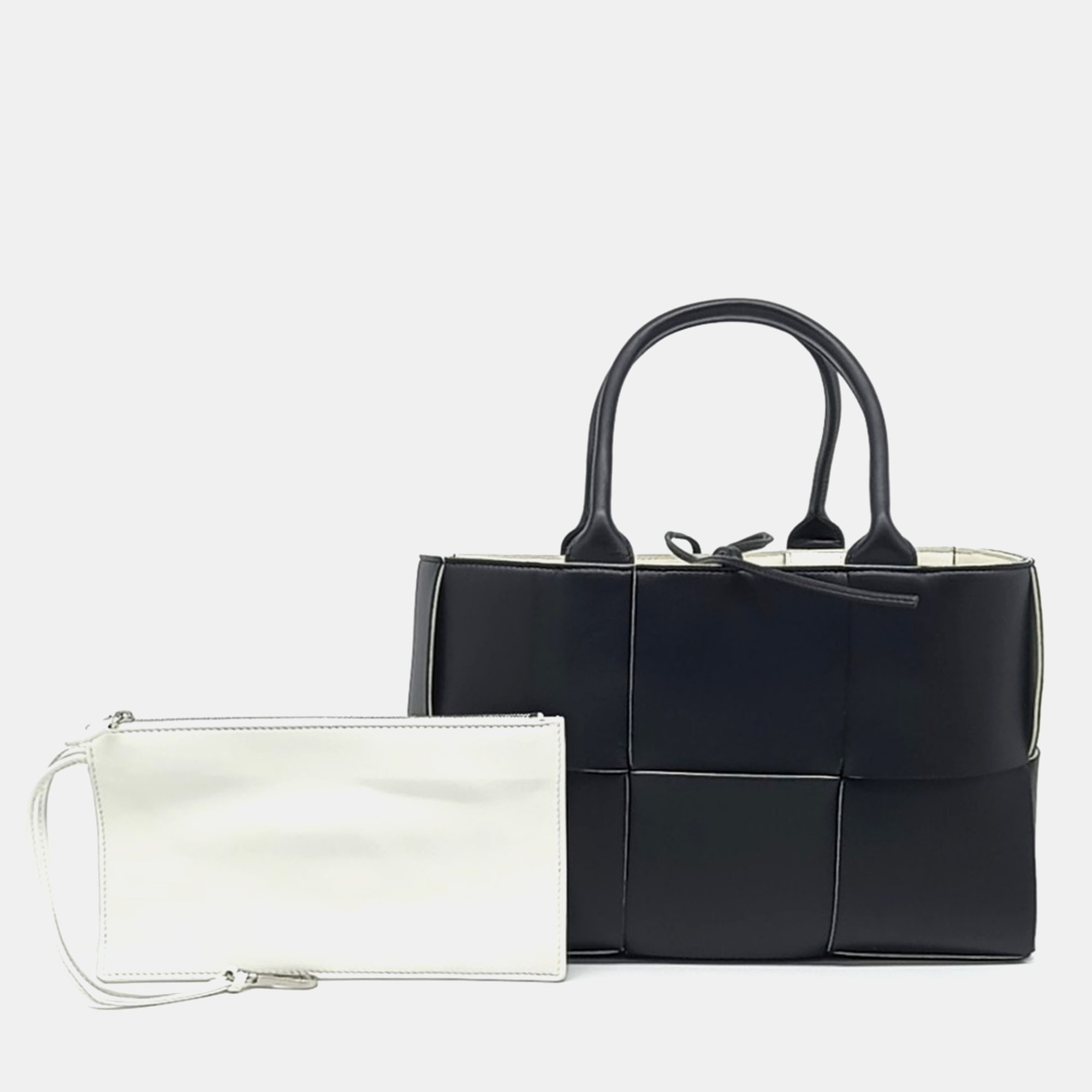 

Bottega Veneta Black Leather Arco Tote Bag