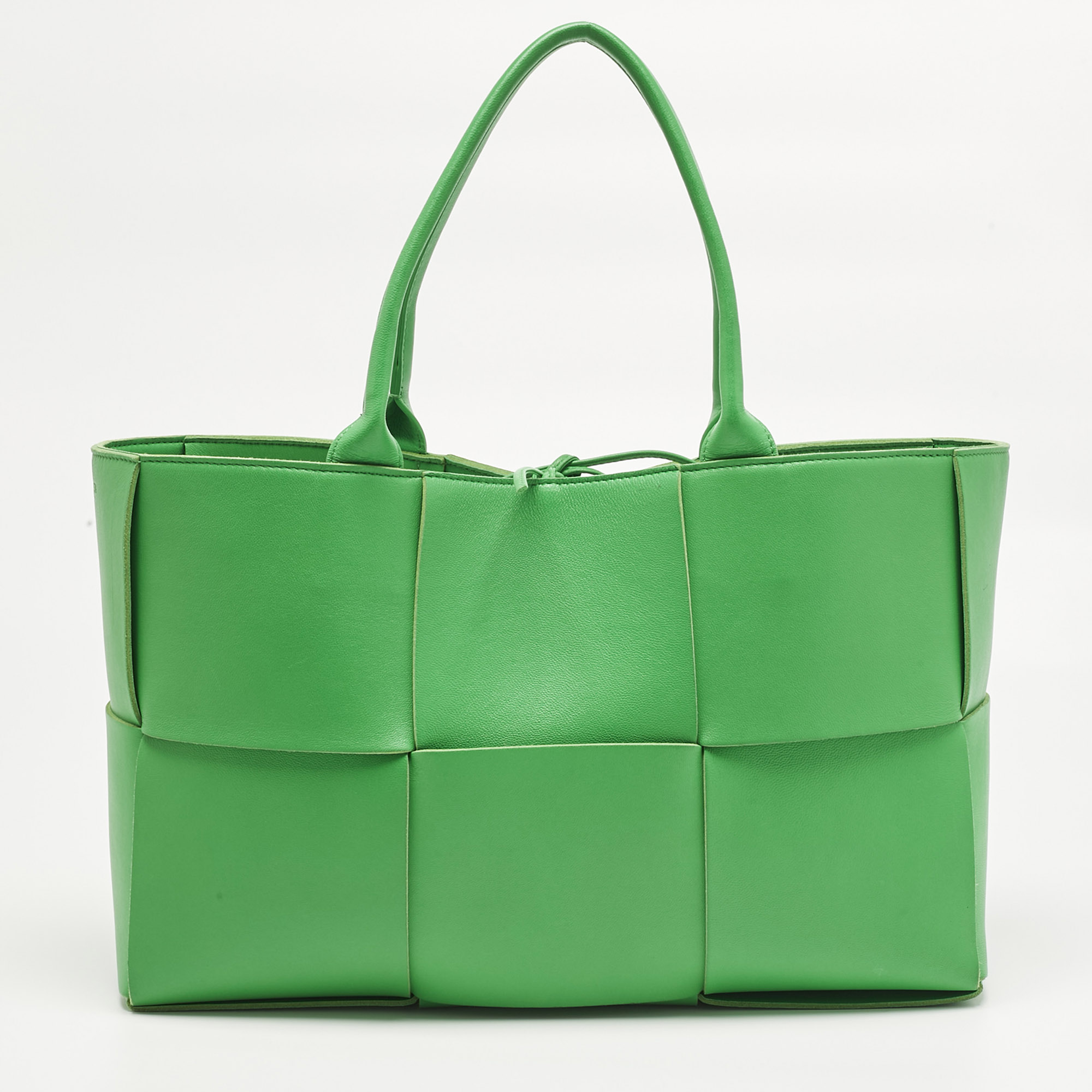 Pre-owned Bottega Veneta Green Intrecciato Leather Medium Arco Tote