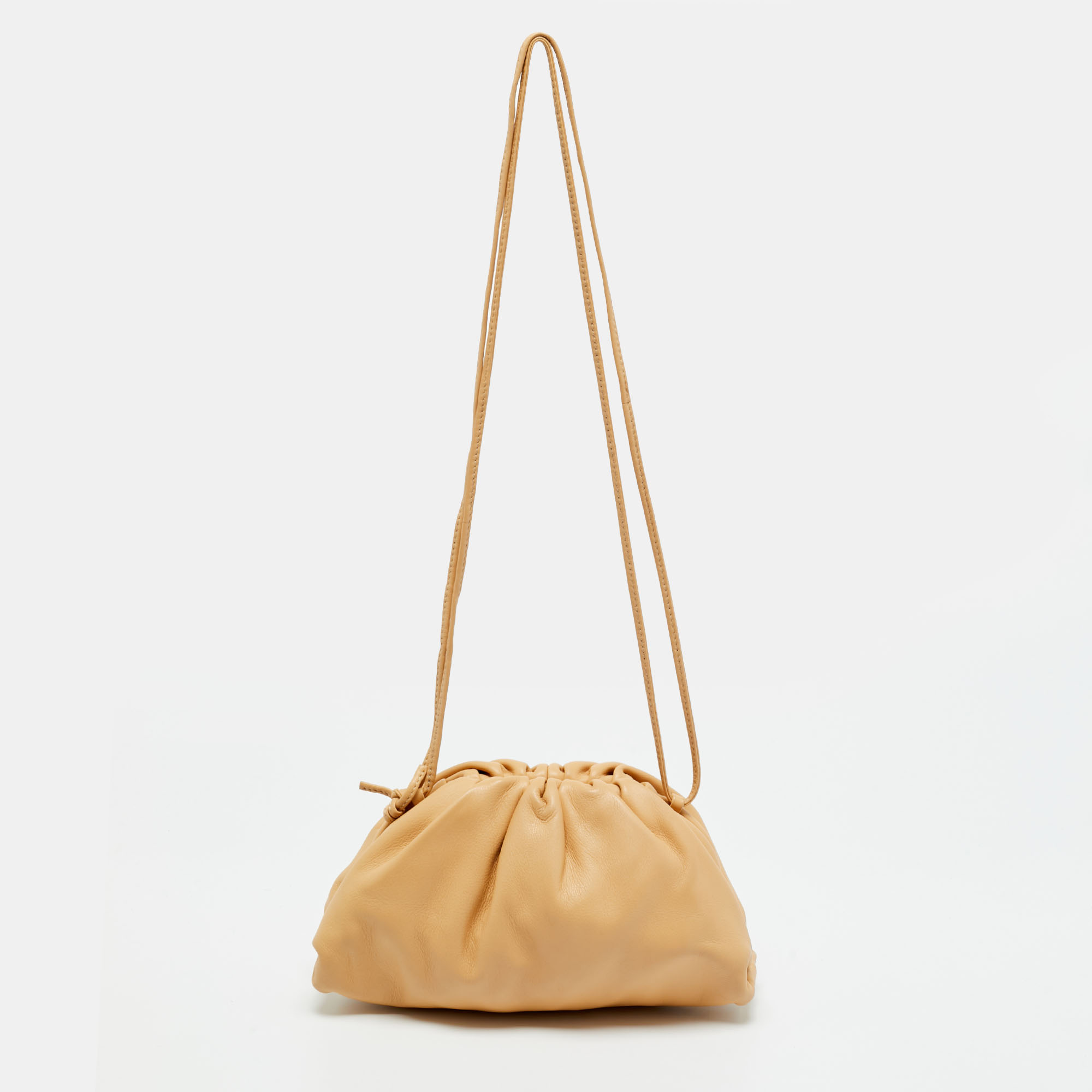 BOTTEGA VENETA Pre-owned Beige Leather The Mini Pouch Bag In Sand