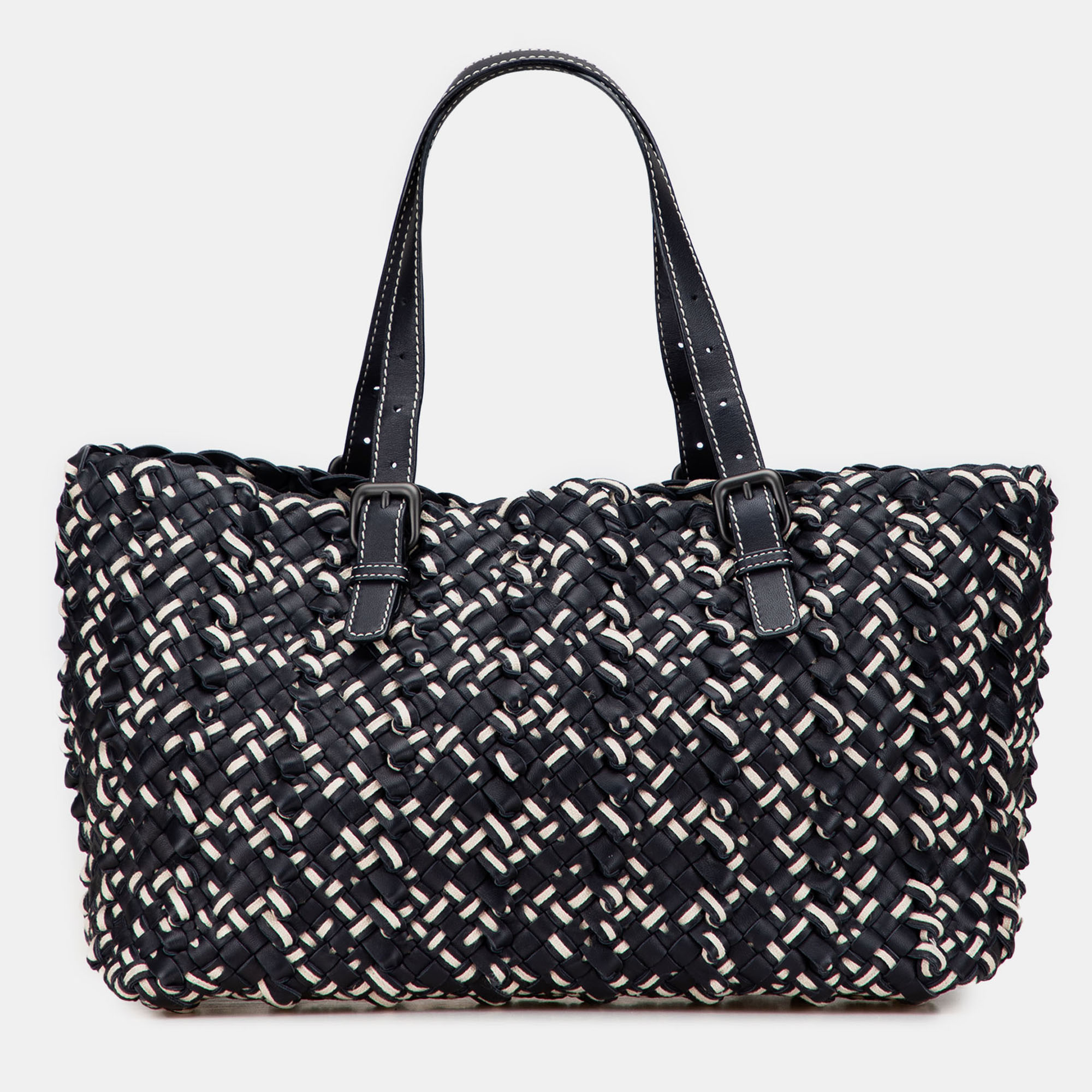 Click to view more detailed imagery on our partner's website Pre-owned Bottega Veneta Black White Large Leather Intrecciato Lido Tote