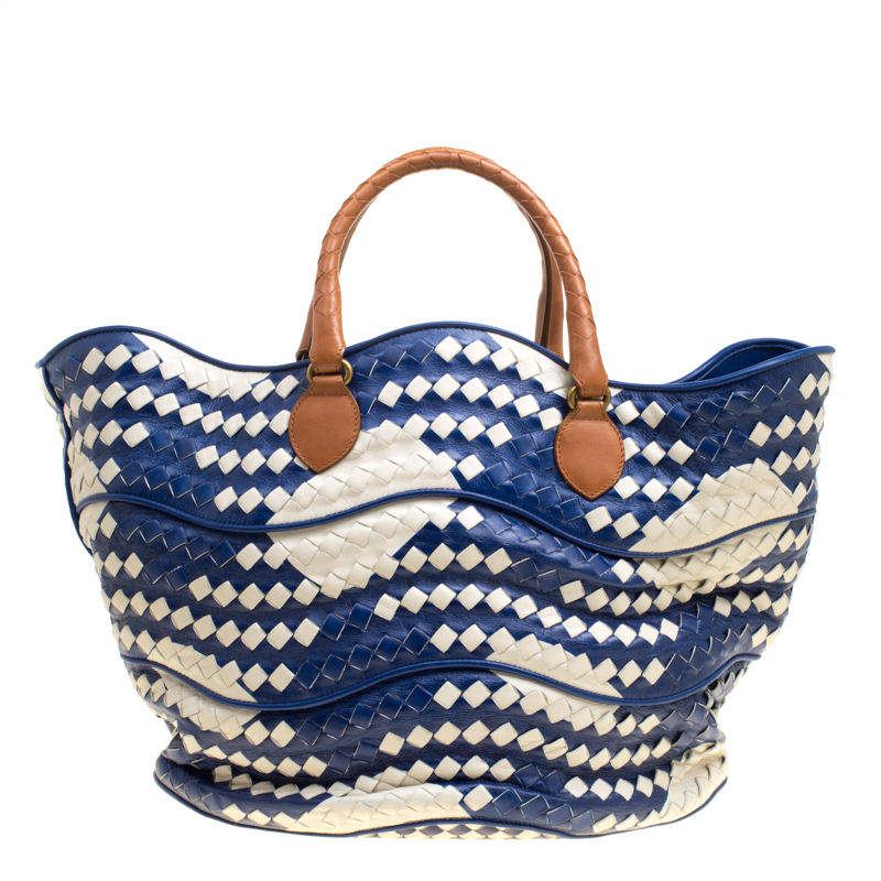 Pre Owned Bottega Veneta Blue/White Intrecciato Leather Bucket Bag