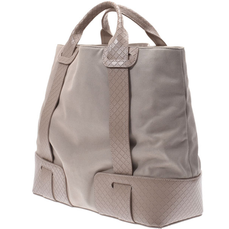 

Bottega Veneta Gray Intreccio Leather Scolpito Bag, Grey