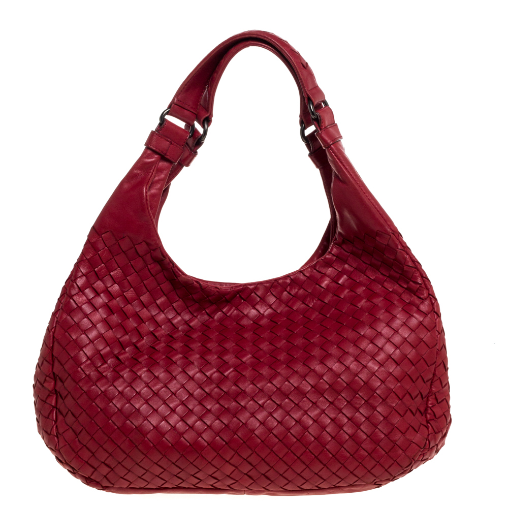 Click to view more detailed imagery on our partner's website Pre-owned Bottega Veneta Red Intrecciato Nappa Leather Campana Hobo