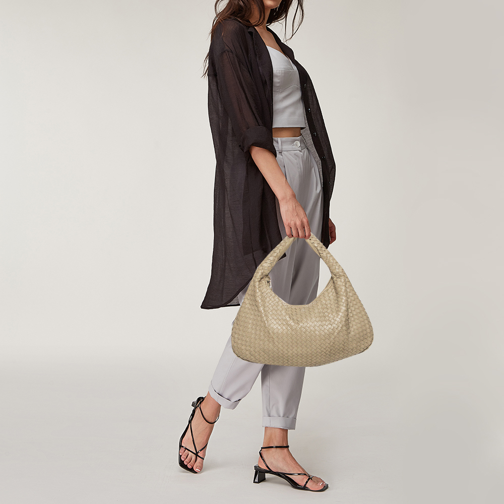 

Bottega Veneta Beige Intrecciato Leather Large Veneta Hobo