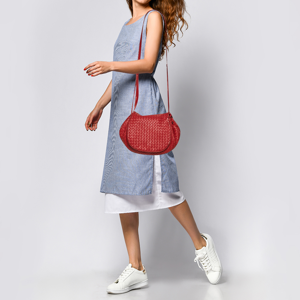 

Bottega Veneta Red Intrecciato Leather Drawstring Flap Crossbody Bag