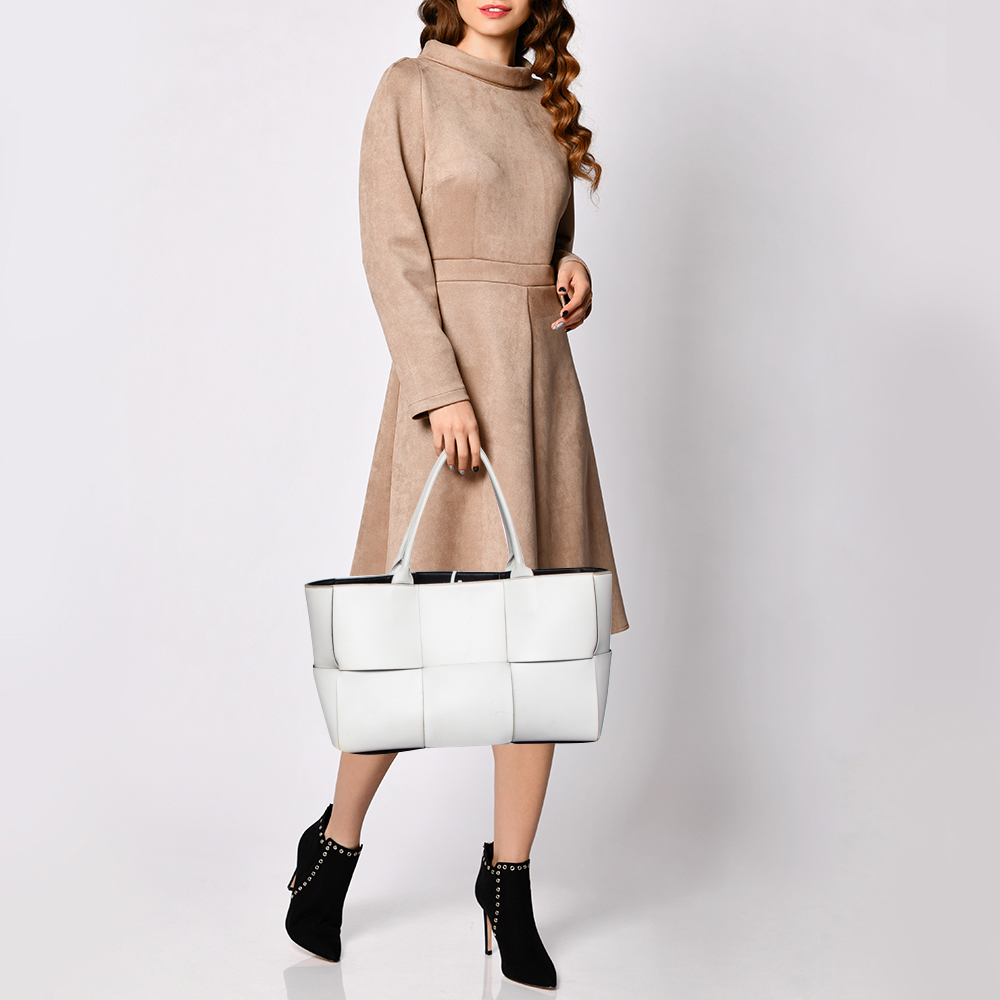 

Bottega Veneta White Leather Arco Tote