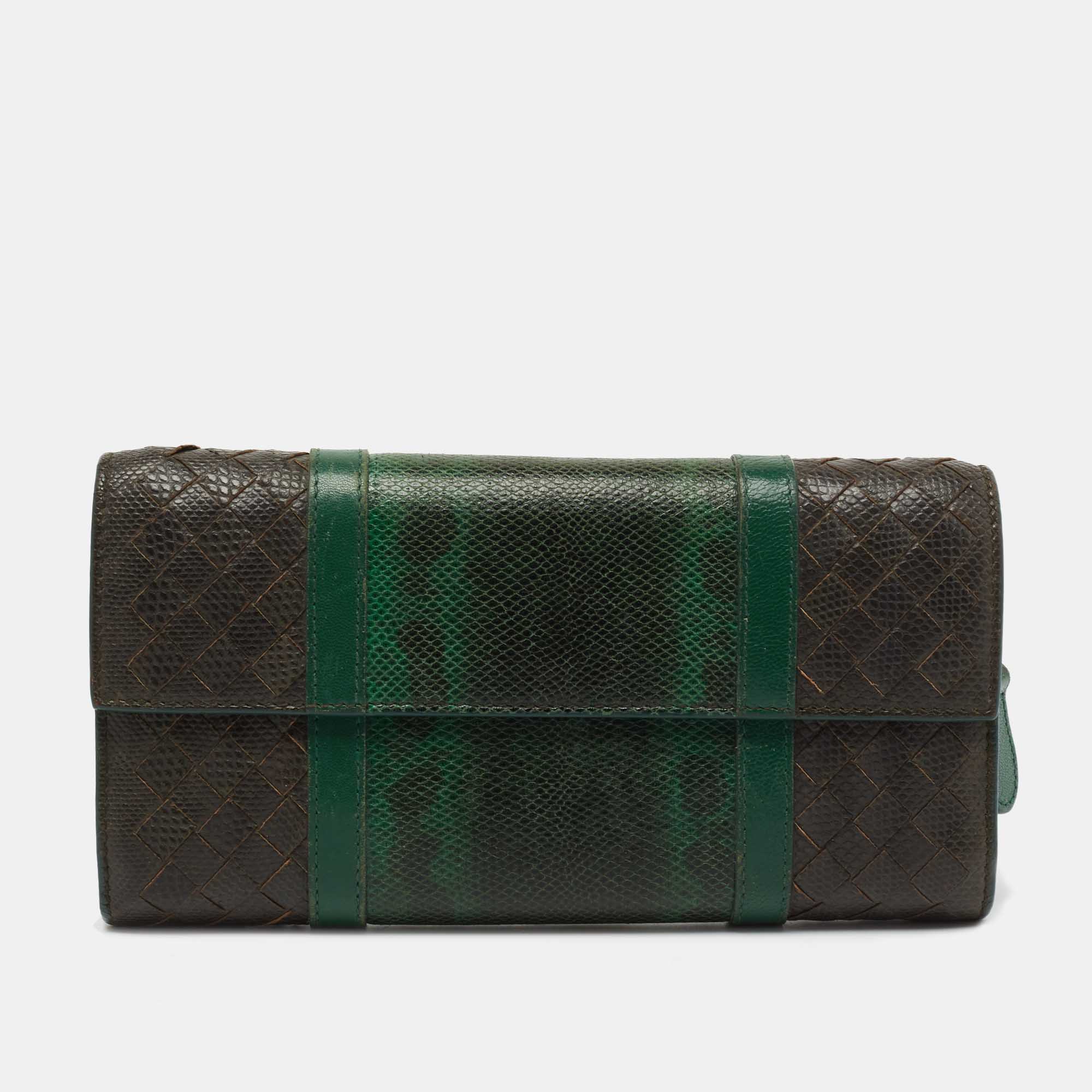 Pre Owned Bottega Veneta Green Intrecciato Karung Flap Continental Wallet