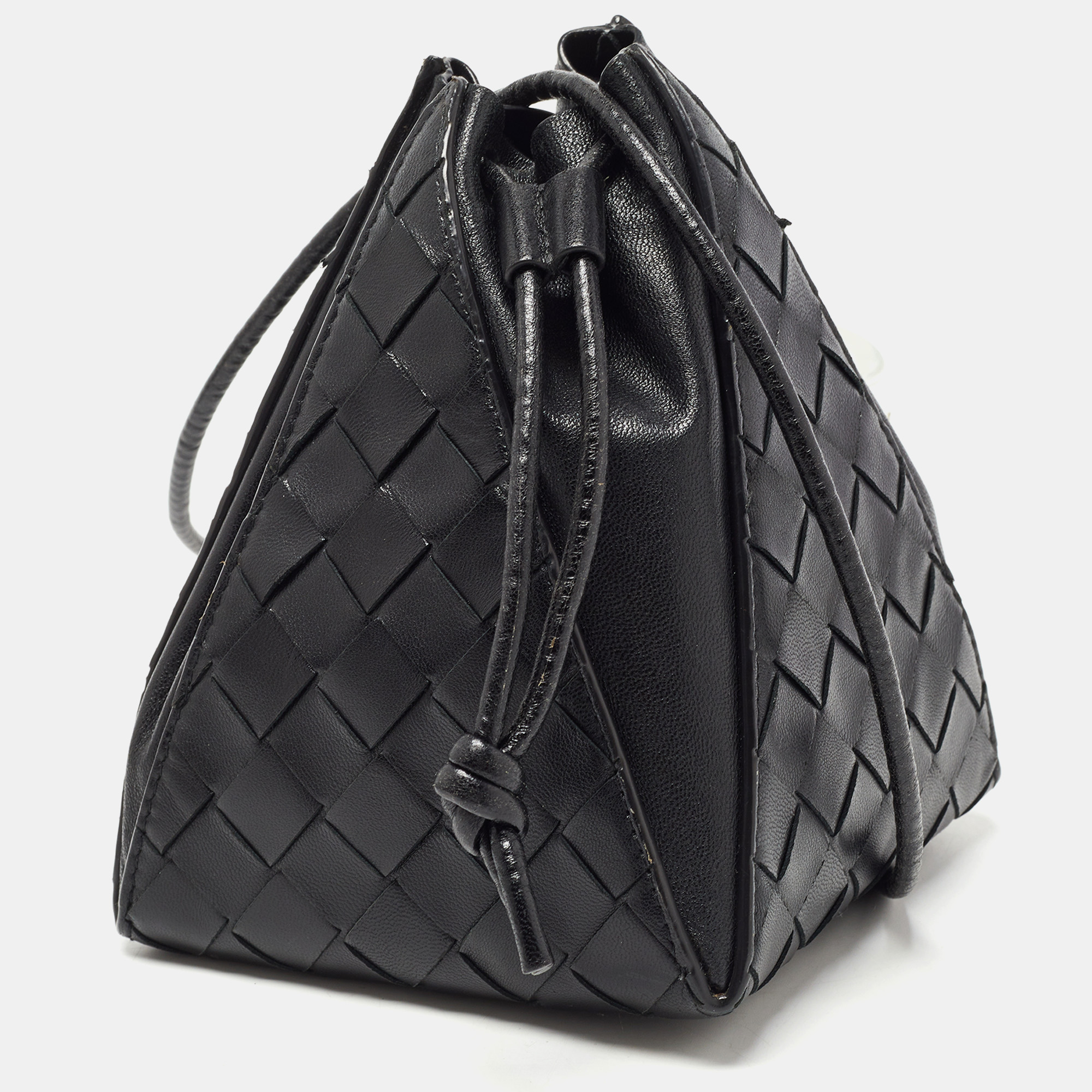 Pre Owned Bottega Veneta Black Leather Mini Knot Bucket Clutch Bag